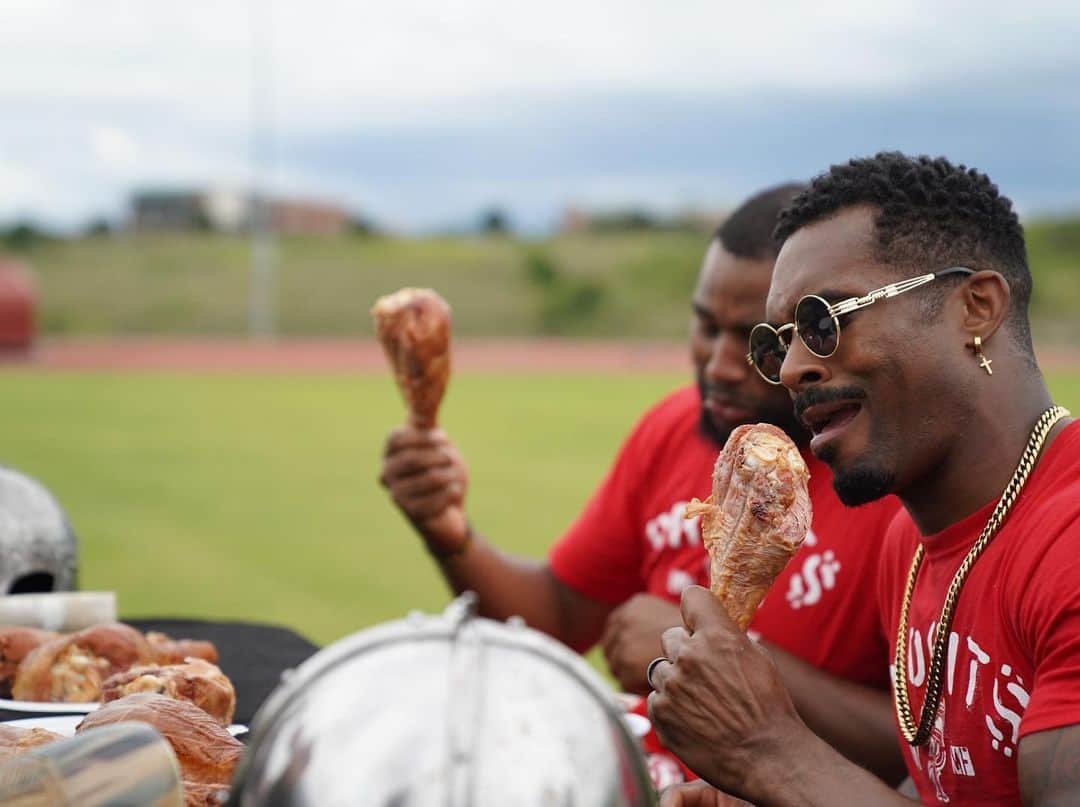 WWEさんのインスタグラム写真 - (WWEInstagram)「It was a very unique decathlon between the #VikingRaiders and #StreetProfits that ended in a tie! #WWERaw」6月9日 10時30分 - wwe