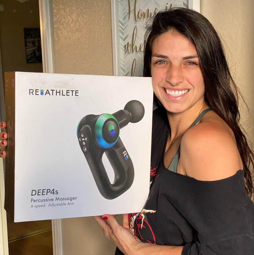 マッケンジー・ダーンのインスタグラム：「PROMO CODE: MKNZ20 🥰 Thank you so much @reathlete_pro for getting me ready for all my fight camps!! Love it! 4 speed, multiple attachments, and helps me recover after practice!! Make sure you check them out 🙏🏼」