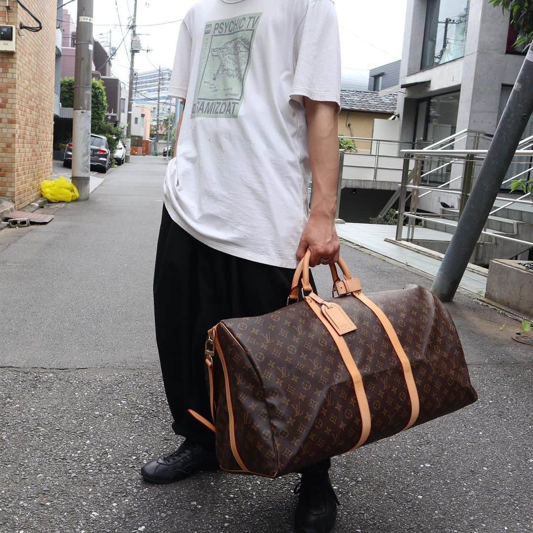 Vintage Brand Boutique AMOREさんのインスタグラム写真 - (Vintage Brand Boutique AMOREInstagram)「Louis Vuitton Keepall 60 Bandouliere.  This item is only available at the store but we accept orders by DM. Please DM us if you are interested in the item!  #amoretokyo #amorevintage #amoregentleman #louisvuitton #vintagelouisvuitton #ルイヴィトン #ヴィンテージルイヴィトン」6月9日 11時33分 - amore_tokyo
