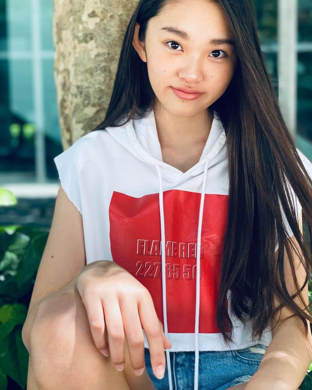 モカのインスタグラム：「天気がよくて 気持ちいいですね😊  #japanesemodel #teenmodel」