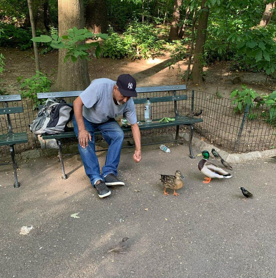 JULIEN D'YSさんのインスタグラム写真 - (JULIEN D'YSInstagram)「The birds men from #centralpark #alwaysthere #everyday #winter#summer he know all the animals of the park #❤️quarantine #may8.2020#newyork」6月9日 11時57分 - juliendys