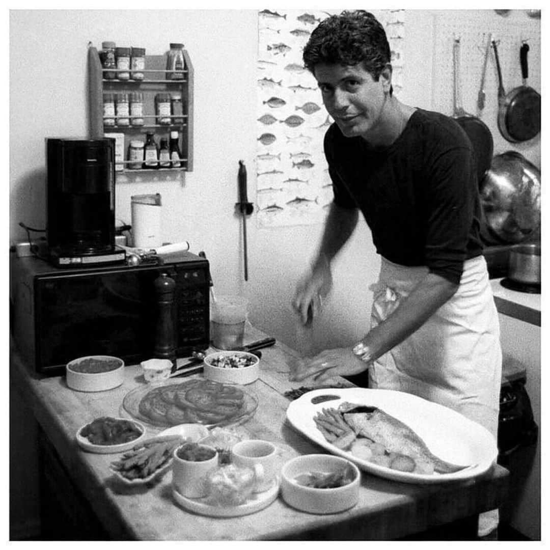 ソフィア・ブッシュさんのインスタグラム写真 - (ソフィア・ブッシュInstagram)「A sad anniversary, with a beautiful and timely reminder from Anthony Bourdain: "I used to believe that the human race as a whole was basically a few steps above wolves. That given the slightest change in circumstances, we would all, sooner or later, tear each other to shreds. That we were, at root, self-interested, cowardly, envious and potentially dangerous in groups. I have since come to believe...after many meals with many different people in many, many different places...that though there is no shortage of people who would do us harm, we are essentially good. That the world is, in fact, filled with mostly good and decent people who are simply doing the best they can. Everybody, it turns out, is proud of their food (when they have it). They enjoy sharing it with others (if they can). They love their children. They like a good joke... Sitting at the table has allowed me a privileged perspective and access that others, looking principally for 'the story,' do not, I believe, always get. People feel free, with a goofy American guy who has expressed interest only in their food and what they do for fun, to tell stories about themselves...to let their guard down, to be and to reveal, on occasion, their truest selves... People, wherever they live, are not statistics. They are not abstractions... I’m not saying that sitting down with people and sharing a plate is the answer to world peace. Not by a long shot. But it can’t hurt." via @__nitch」6月9日 11時57分 - sophiabush