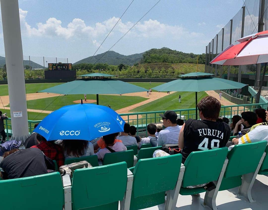 上杉あずささんのインスタグラム写真 - (上杉あずさInstagram)「. 去年の今頃は #韓国遠征 ⚾️🇰🇷 今年も行きたいなぁと考えてたから残念ですが、またチャンスがあれば韓国や台湾、様々な国の #野球 #ベースボール に触れてみたいな。 #Korea #koreanbaseball #baseball #travel #韓国 #日本 #flight #skwyverns #farm #stadium #sbhawks #fukuoka #softbankhawks #games #watching #withmyfriends #taxi #challenge #worldbaseball #visit」6月9日 12時35分 - azumacks