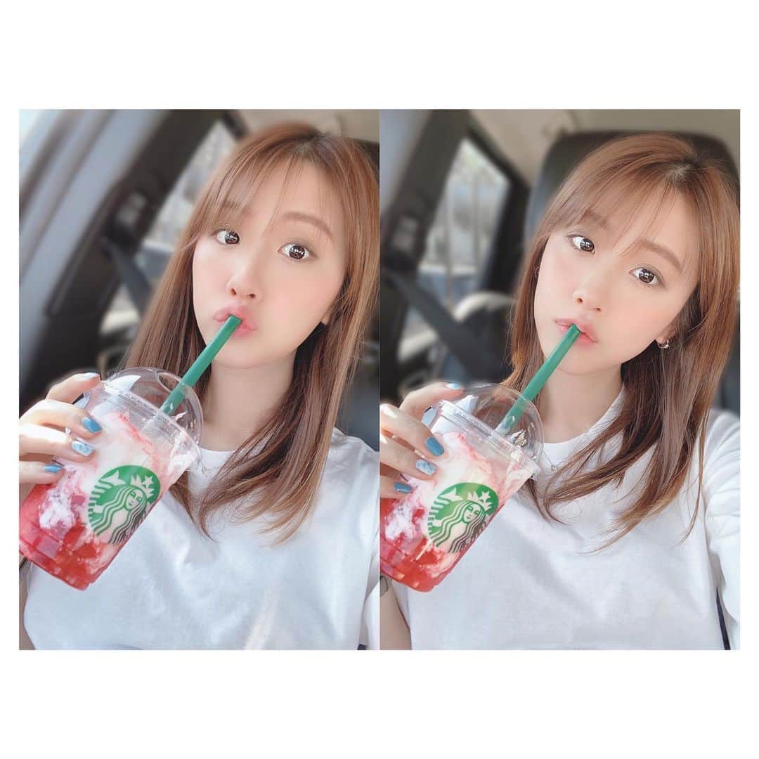 のインスタグラム：「🍓﻿ 昨日は買い物終わりにスタバに寄ったら﻿ 新作に出会えました♥️﻿ 美味しかった〜♪ ﻿ #ゴロッとイチゴフラペチーノ ﻿ ﻿ スタバのイチゴは毎年楽しみにしてるから﻿ 今年も飲めて良かったです🥰 ✨﻿ もう一つの#シュワッとイチゴフラペチーノ も飲んでみたいなぁ〜🍓﻿ ﻿ ﻿ たまには自分の写真も…笑﻿ (自撮りはアプリに頼ります😅🙏)」