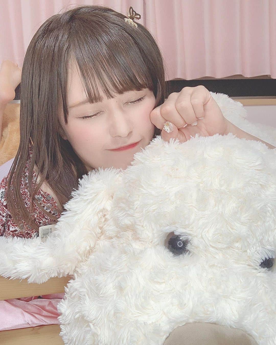 葉月沙耶さんのインスタグラム写真 - (葉月沙耶Instagram)「いぬくんと一緒🐶♡ #犬のいる暮らし #オフショル #ぬいぐるみ #巨大ぬいぐるみ #コストコ #コストコいぬ」6月9日 22時36分 - sayapon_310
