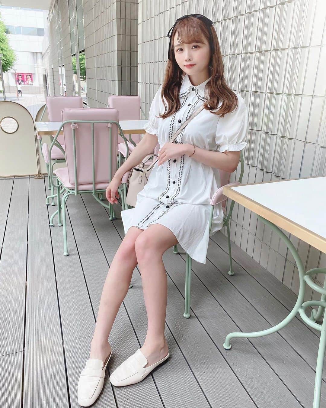 計良日向子（ひなひ）さんのインスタグラム写真 - (計良日向子（ひなひ）Instagram)「. . 久しぶりにラデュレへ🧁💗 ハートのマカロン可愛すぎた！ やっぱりラデュレ美味しい🤤 . . . 👗ワンピース　@stella_tokyo.jp 👜バッグ　@noela_official . 👡ミュール　@iradowl_official . . . . #渋谷カフェ #渋谷カフェ巡り #カフェ #カフェ巡り #cafe #ラデュレ #laduree #私服 #私服コーデ #コーディネート #春服 #春服コーデ #春コーデ #noela #グルジョ #love #instalike」6月9日 22時46分 - kerahinako1105