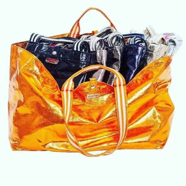 ブラジ&ブラジさんのインスタグラム写真 - (ブラジ&ブラジInstagram)「#newcollection #shopper #xxlshoppingbag #loveit #musthave #orange #newcolors #darkblue #olive #silber #happiness @ai_foto #bestfotography」6月9日 23時14分 - brasibrasi