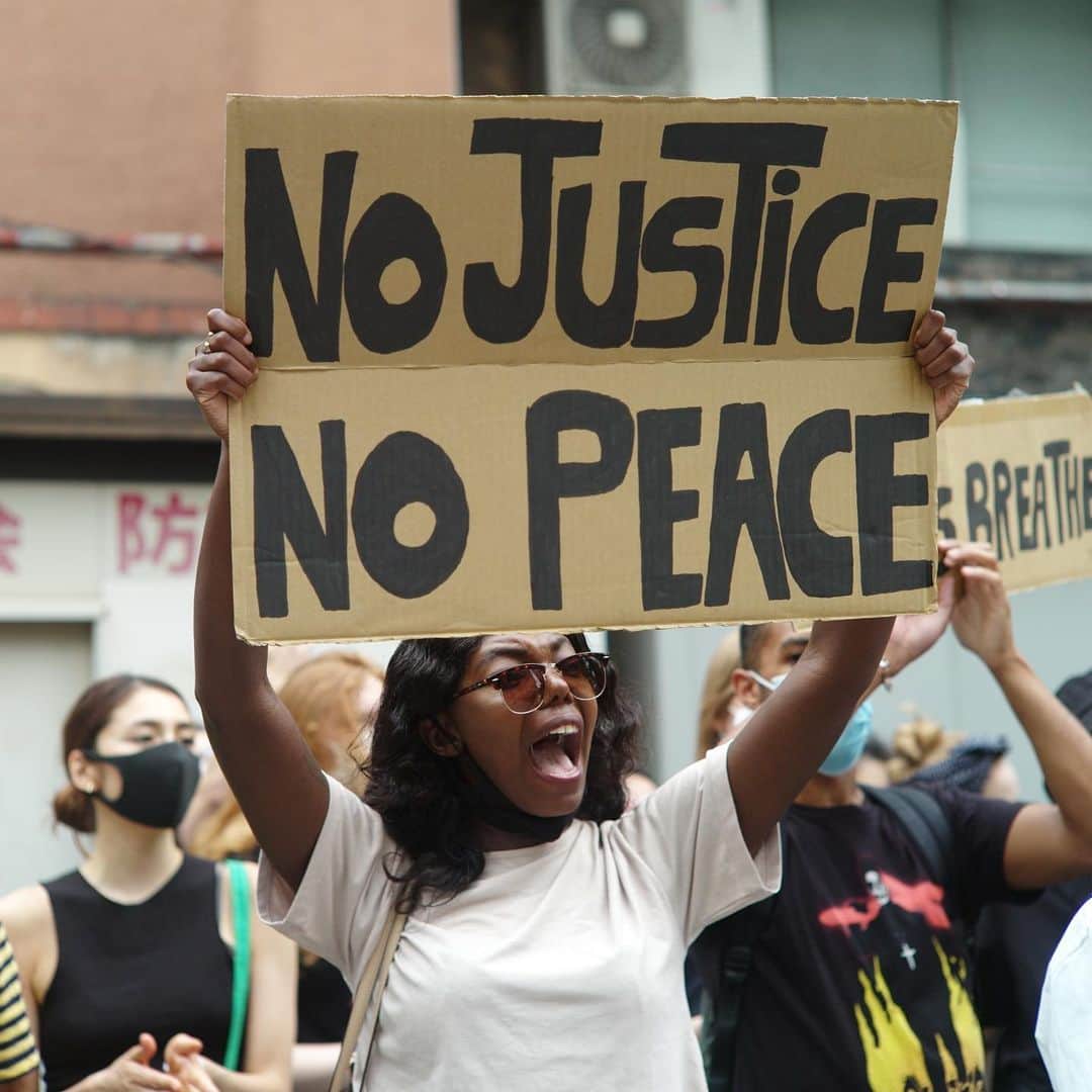 The Japan Timesさんのインスタグラム写真 - (The Japan TimesInstagram)「Protesters took to the streets of Tokyo and Osaka over the weekend to speak out against racial prejudice and the violent treatment by police of foreign residents in Japan and people of color in the United States. In Tokyo, two demonstrations were held in front of and near Shibuya Station on Saturday. In one, a march against police brutality made its way through the streets of the famed shopping district. With signs in hand and chanting in unison, more than 500 demonstrators denounced the treatment of a Kurdish man who was reportedly shoved to the ground by a group of Tokyo police officers on May 22. At the same time, a rally in support of Black Lives Matter took place near the Hachiko statue in response to the killing of George Floyd by police in Minneapolis. Protesters said racial discrimination and the treatment of foreign people in Japan are topics often avoided by the media and in public discourse. 📸 Ryusei Takahashi (@ryuseitakahashi217) . . . . . . #Japan #Tokyo #Shibuya #news #blm #blacklivesmatter #blmjp #blmtokyo #日本 #東京 #渋谷 #ニュース #デモ」6月9日 14時48分 - thejapantimes