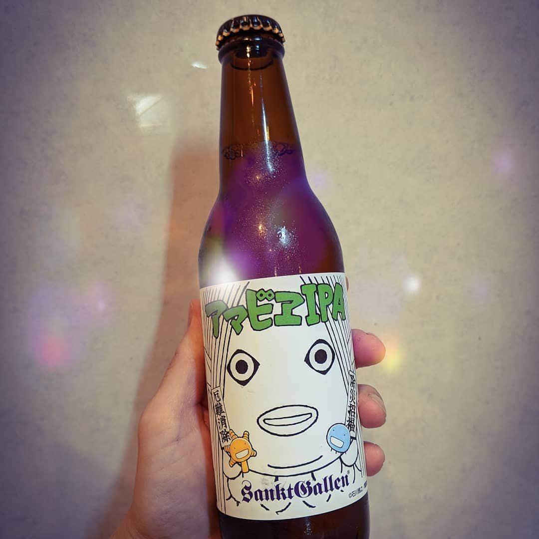 大徳絵里さんのインスタグラム写真 - (大徳絵里Instagram)「近所の酒屋さんで、【アマビエビール】発見。 可愛い見た目に買わずにはいられませんでした！ ・ このビールの利益は「新型コロナウイルス感染症：拡大防止活動基金」に随時寄付されるのだそうです。 ・ 柑橘系を思わせるフルーティーなお味でした(*˘︶˘*).｡.:*♡ ・ 余談ですが、ファスティングの後、ずっと🍺飲んでなかったから、コップ一杯で酔いました😆 ・ #あまびえipa #アマビエビール #あまびえ」6月9日 14時58分 - eridaitoku