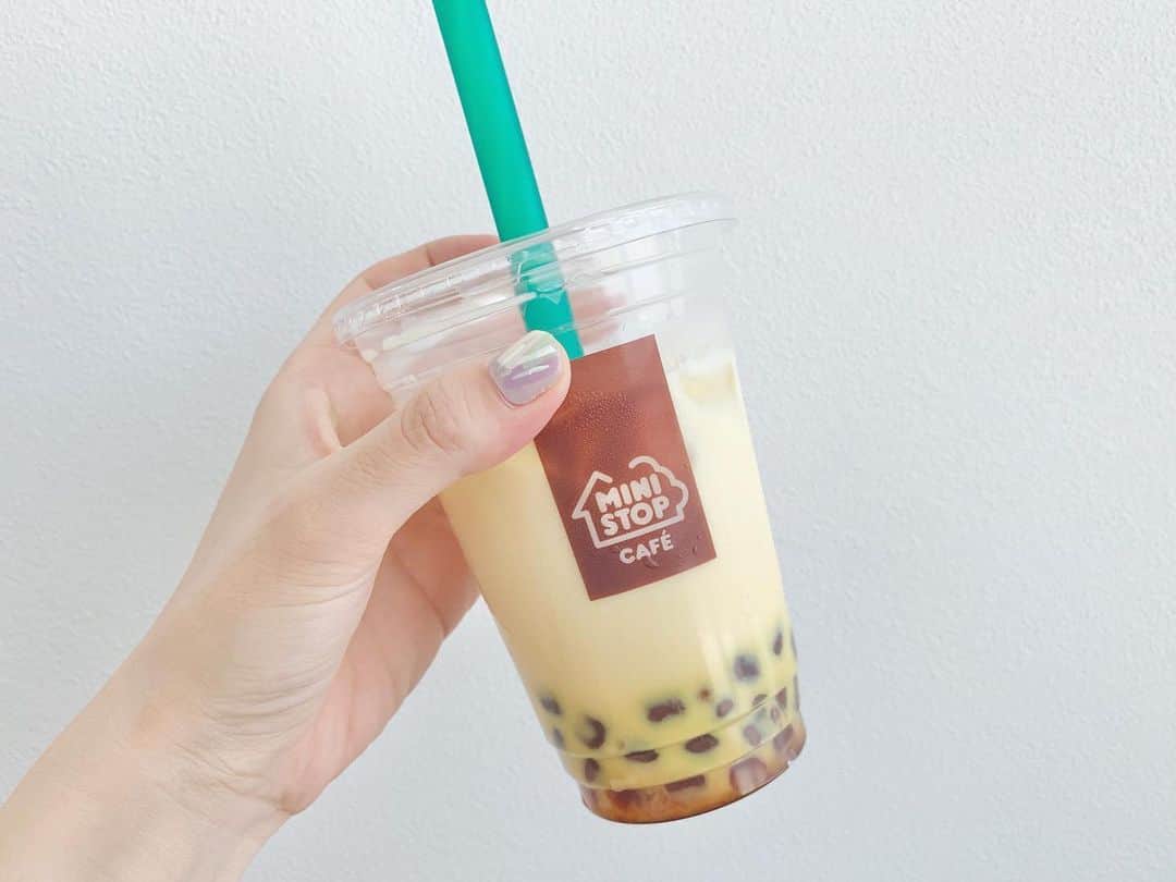 八木沙季のインスタグラム：「🍮🍮 . ミニストップのプリンタピオカ🥰 めっちゃおいしかった🥺👏 プリン味って基本ハズレない気がする！ タピオカももちもちでおいしかった💓💓 .」