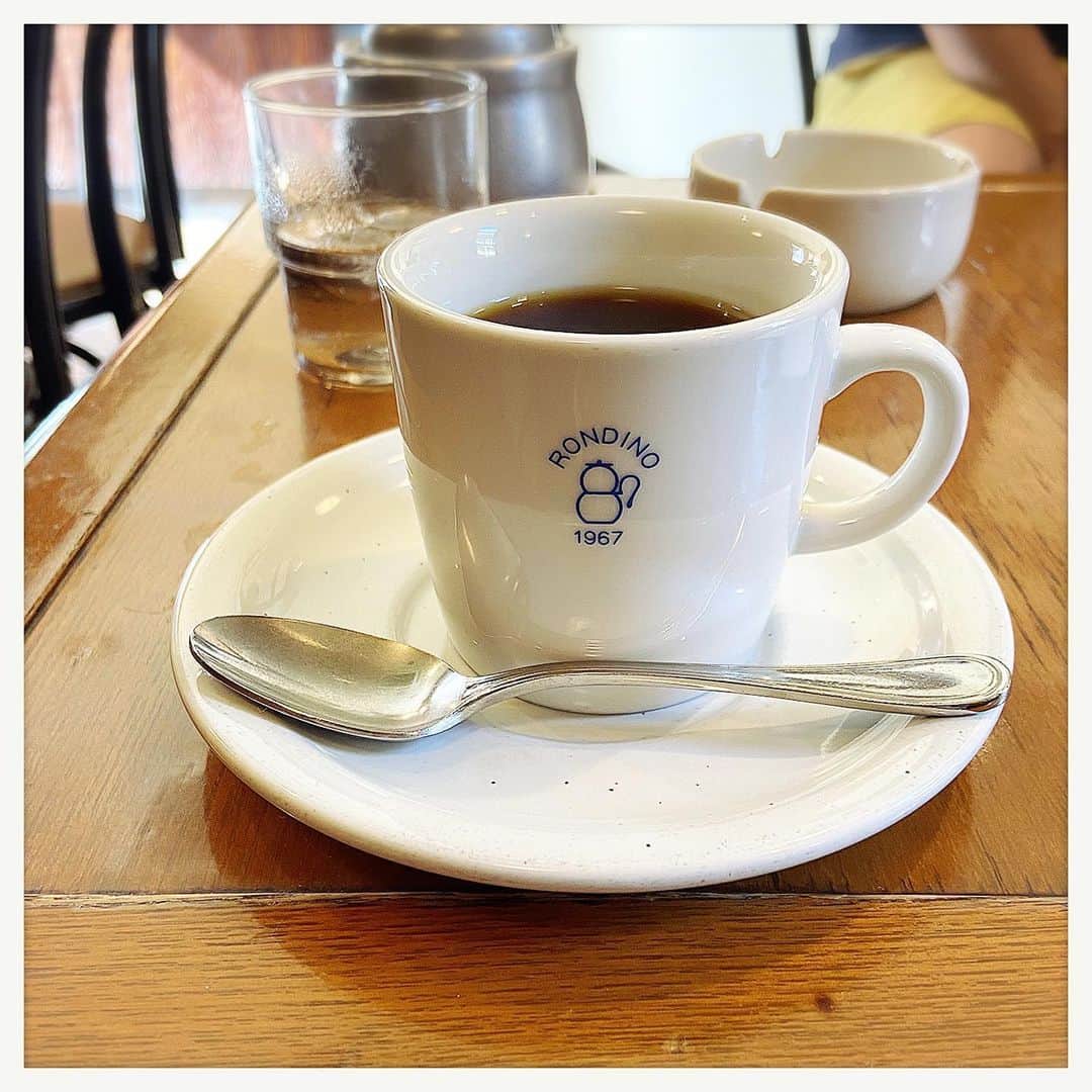 のインスタグラム：「2ヶ月ぶりくらいのお外コーヒー。」
