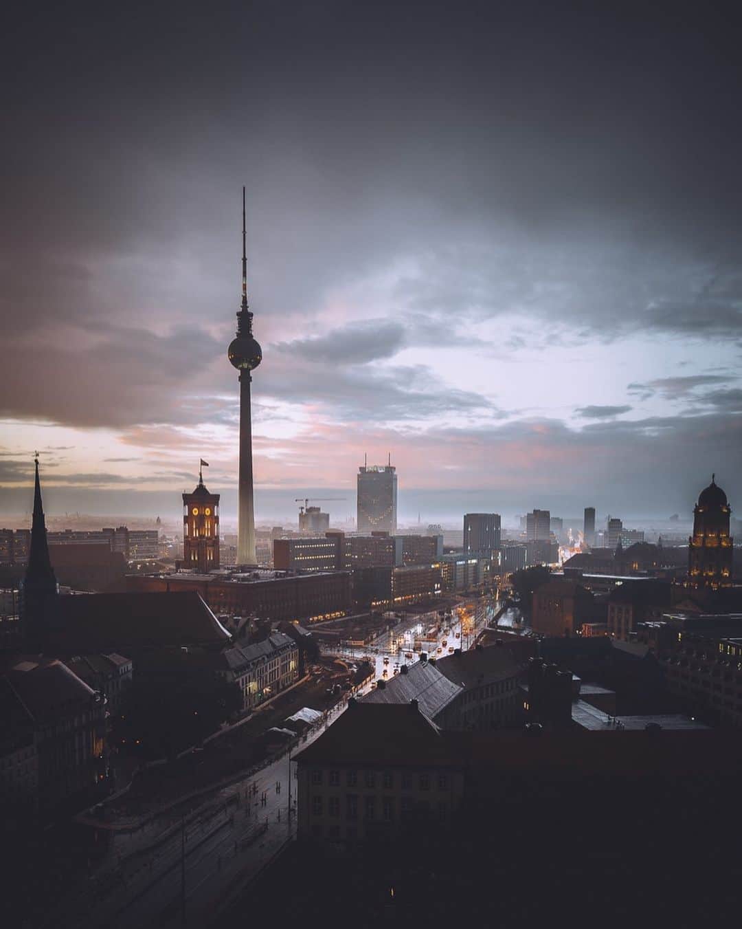 Thomas Kakarekoのインスタグラム：「days to come  #berlin」