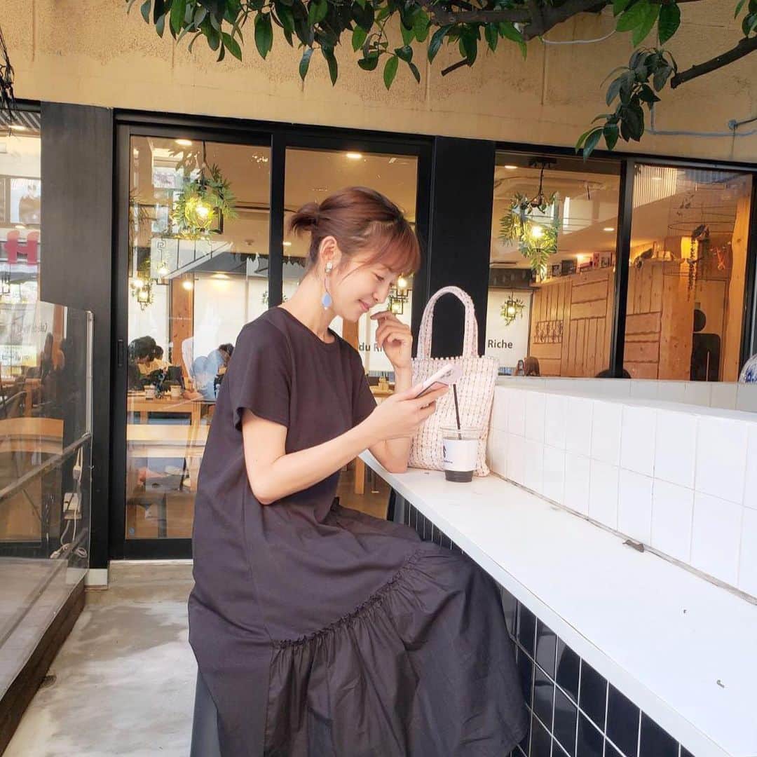木本泉さんのインスタグラム写真 - (木本泉Instagram)「-﻿ 新大久保にチャメを買いに行きたくて、、、﻿ @miyoko.myondon と行くも、、、やっぱり何か食べたいねーとなり笑😛﻿ ﻿ キムチチゲからのカフェへ☕️﻿ ﻿ テラス席があるので開放感があって良い🌿﻿ ﻿ #新大久保#新大久保カフェ」6月9日 15時46分 - izumikimoto