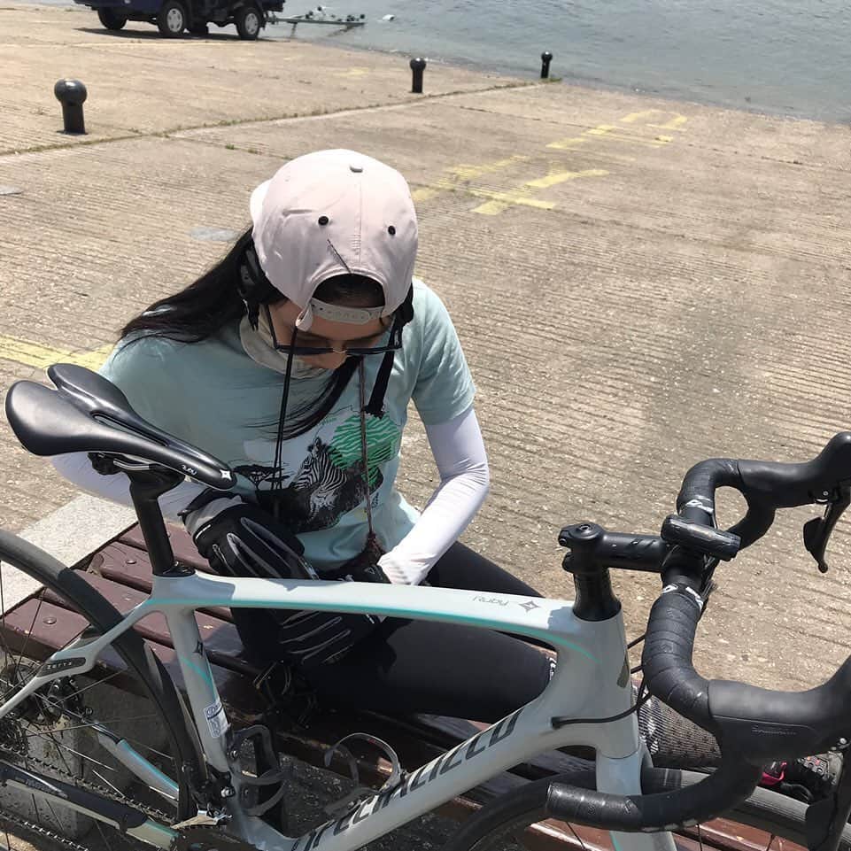 チョン・ヨンジュのインスタグラム：「#Riding 🚴🏻‍♀️💚🚴🏻‍♀️ #내셔널지오그래픽어패럴」