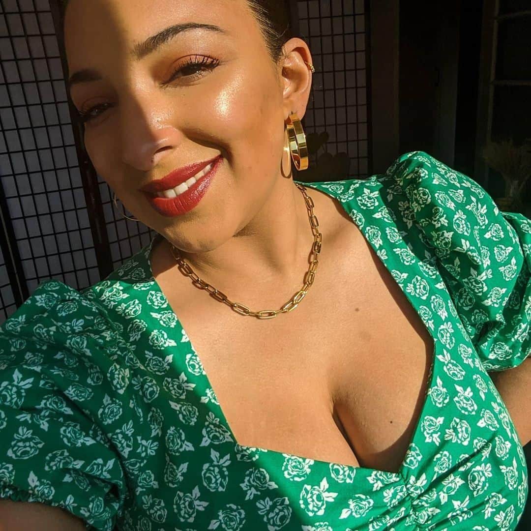 アクセサライズのインスタグラム：「Go for gold this week, whatever your plans are ❤️ 📷 @Biancaffoley  Tap to shop or head to the link in our bio #Accessorize #Accessorizer」