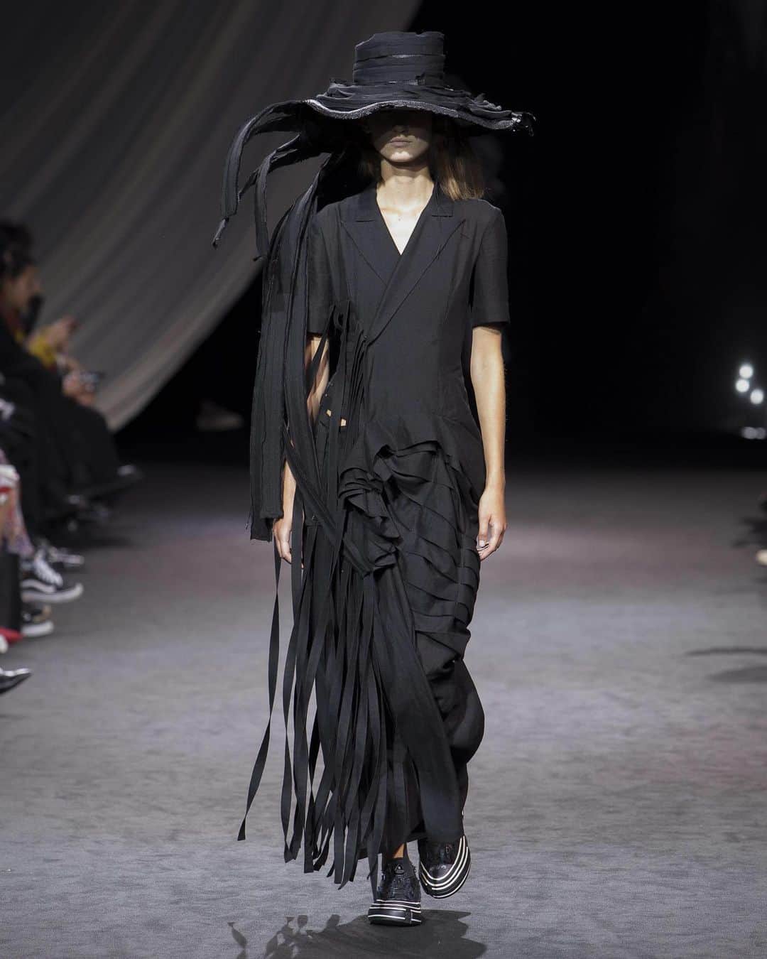 のインスタグラム：「#YohjiYamamotoSS20 Collection - Look02⁠ #yohjiyamamoto⁠ @yohjiyamamotoofficial」