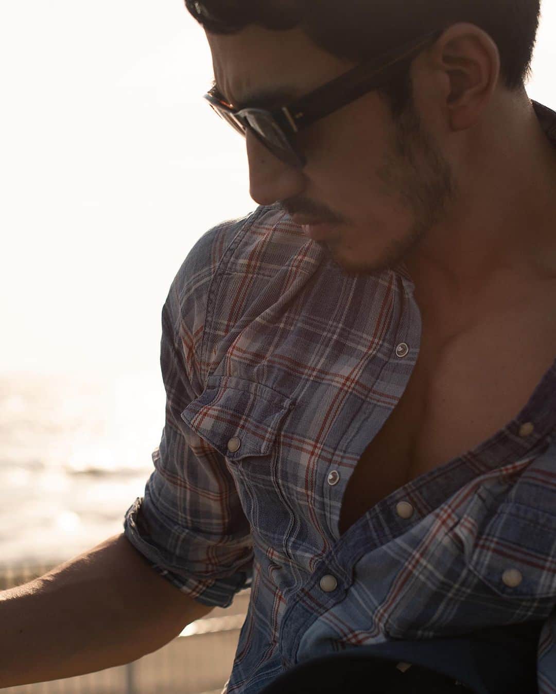 藤井裕史のインスタグラム：「The summer is just around the corner #dgeyewear」