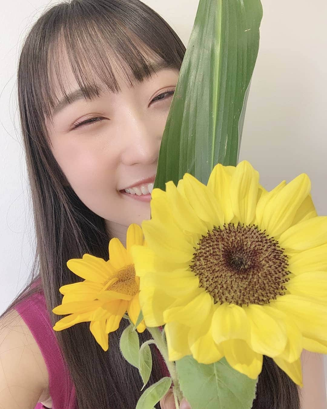 Juice=Juiceさんのインスタグラム写真 - (Juice=JuiceInstagram)「こんにちは！段原瑠々です🧡  今日はあっつかったね〜☀️ ひまわりが似合う日🌻だったね  みなさんお疲れ様です！  #juicejuice #段原瑠々」6月9日 18時05分 - juice_juice_official