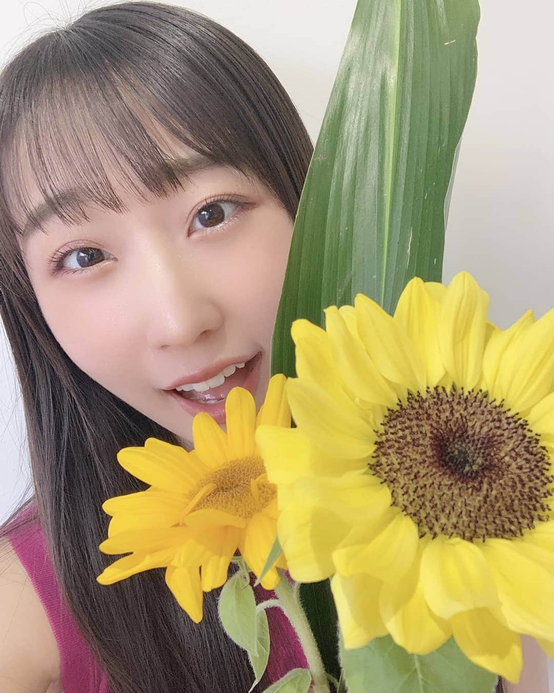 Juice=Juiceさんのインスタグラム写真 - (Juice=JuiceInstagram)「こんにちは！段原瑠々です🧡  今日はあっつかったね〜☀️ ひまわりが似合う日🌻だったね  みなさんお疲れ様です！  #juicejuice #段原瑠々」6月9日 18時05分 - juice_juice_official