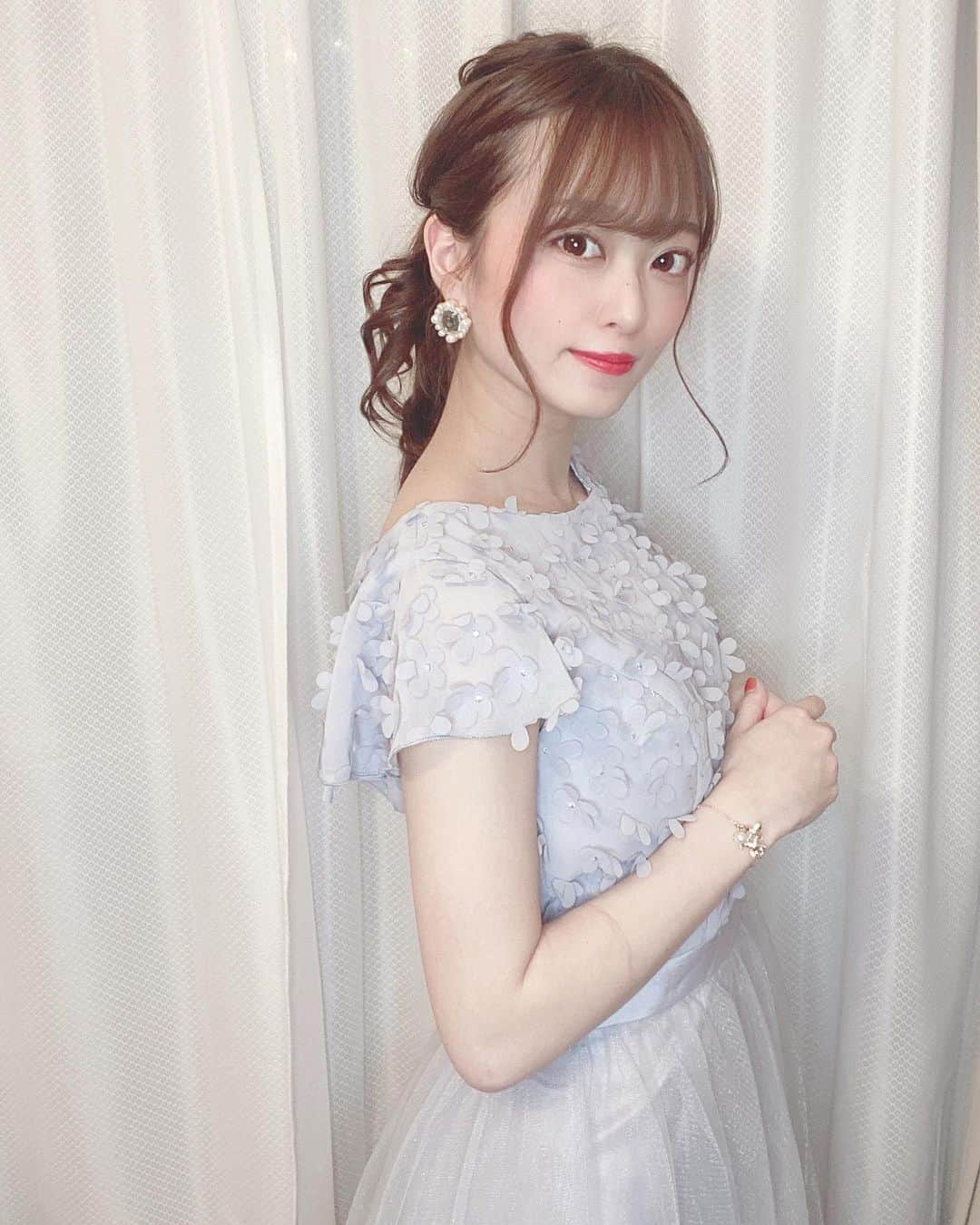 吉次玲奈さんのインスタグラム写真 - (吉次玲奈Instagram)「@classyandfabulous_jp さんで﻿ とっても可愛いドレスを﻿ お迎えしました👗❤︎﻿ ﻿ 可愛らしさ満点なのに﻿ バックスタイルがとても大人っぽくて﻿ お気に入りです☺️﻿ ﻿ 2枚目は動画なのでぜひswipeしてみてね！﻿ ﻿ #code #コーデ #fashion #ootd #outfit #codenate #instagood #instafashion #stylefashion #ファッション #ドレス　﻿ #dress #パーティーコーデ　#結婚式」6月9日 18時19分 - rena_yoshitsugu