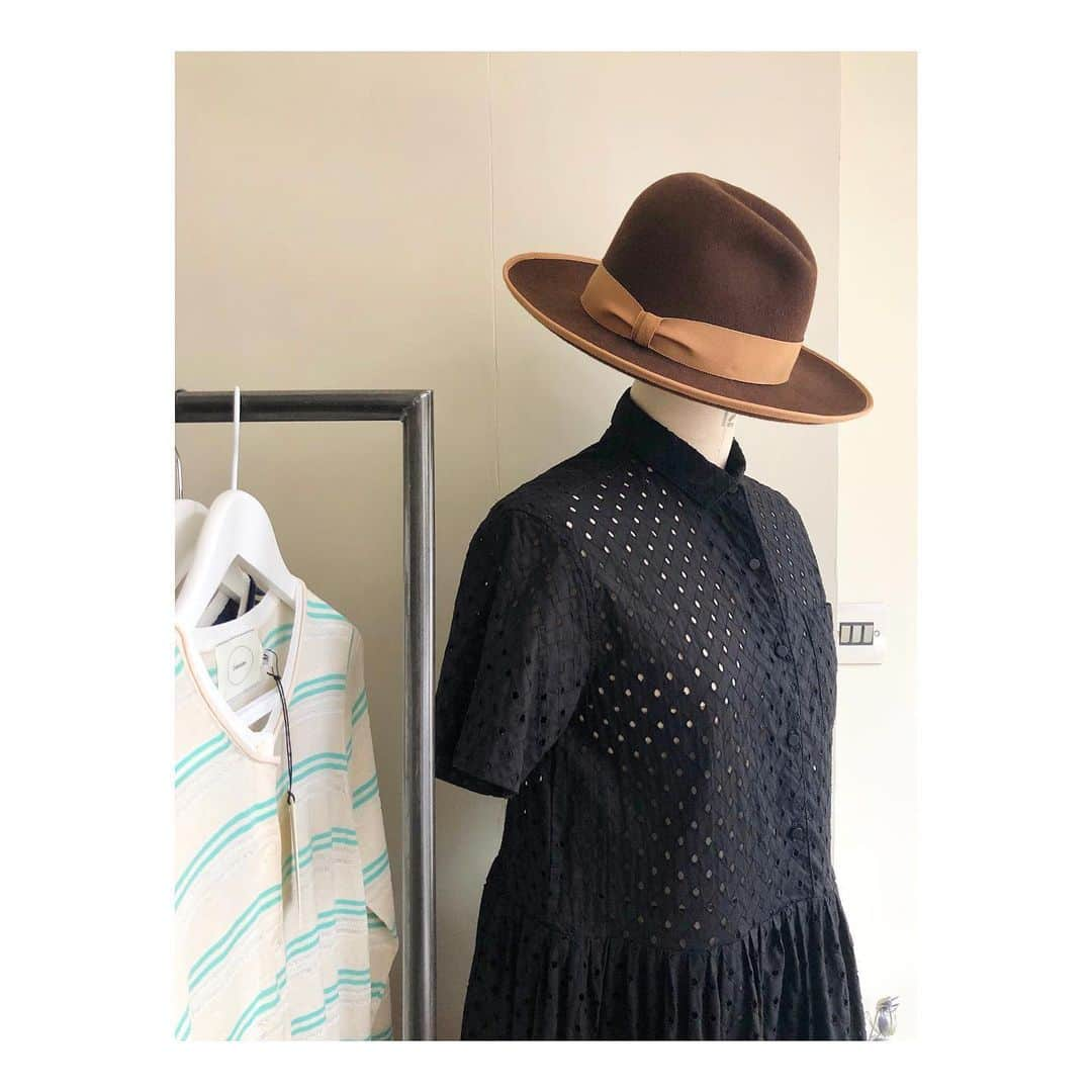 コレニモさんのインスタグラム写真 - (コレニモInstagram)「Few stock left this summer dress🖤 100% Cotton, made in north London small factory. Washable at home☺️🌿#Colenimo #cottondress #madeinengland #slowfashion #cottonembroidery #columbiaroad」6月9日 18時25分 - colenimo