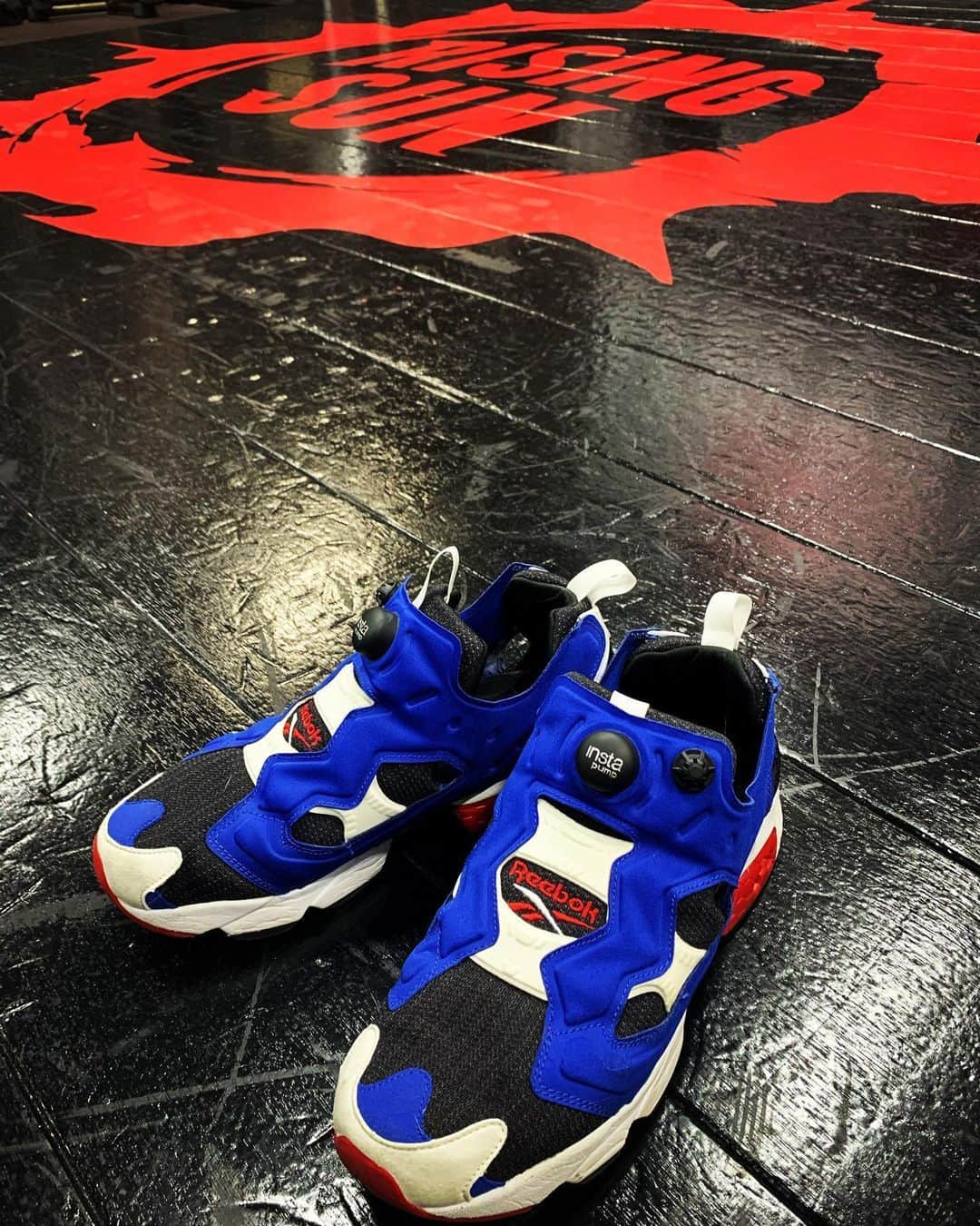 山本俊樹のインスタグラム：「- @blackships_choujin1  今日はトレーニング動画がないので RISINGSUNプラットと愛用のINSTAPUMP FURY」