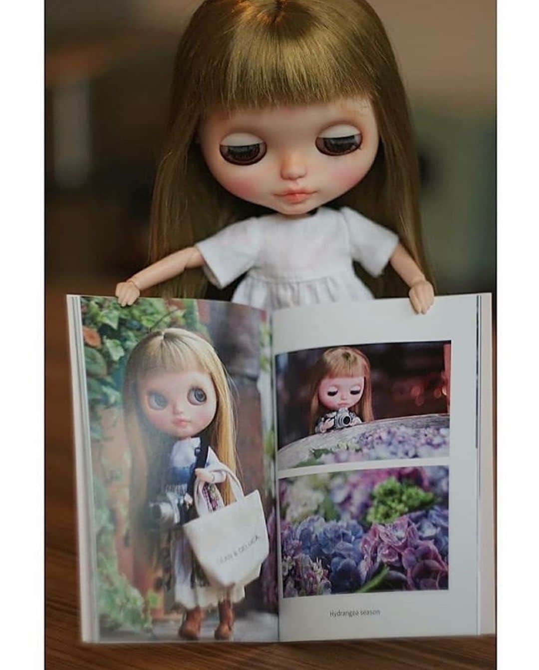 しまうまプリント【公式】フォトブック無料企画開催中さんのインスタグラム写真 - (しまうまプリント【公式】フォトブック無料企画開催中Instagram)「お人形の生活をのぞいてみませんか👀💕 ・ ・ 本日ご紹介するのは @rebecca_meisa さまの フォトブックです✨ ・ ブライス人形のお写真を集めて 1冊のフォトブックを作成頂きました🦓 ・ お友達と遊んでいたり、 カメラを持ってお出かけしているシーンもあるようです📷 どのお写真も表情豊かでとってもかわいいですね💕 ・ ・ あなたのお気に入りをたくさん詰め込んだ オリジナルフォトブックを作ってみませんか？ しまうまプリントならあなた好みのサイズやページ数で オリジナルフォトブックが作成できます。 ・ きっと心浮き立つ1冊になりますよ🦓💕 ・ ・  @rebecca_meisa さま 素敵なご投稿ありがとうございました！ ・ ・ ・  #しまうまプリント #しまうまフォトブック #フォトブック #写真プリント #フォトアルバム #写真 #フォト #写真アルバム #手作りアルバム Repost from @rebecca_meisa ・・・ 📷フォトブック完成🙌⠀ ⠀ カレンダーは作ったけど、フォトブックは頭になかったな～(笑)⠀ ⠀ ということで、フォトブック作ってみました✨⠀ ⠀ ちょっとだけ中身をご紹介。(笑)⠀ ⠀ 記念に残すのっていいね👍⠀ ⠀ これから、定期的に作ってみようかな🎵⠀ ⠀ ⠀ さぁ、夕飯の準備しなきゃ💦⠀ ⠀ 今夜は何作ろうかな～⠀ ⠀ ⠀ #しまうまプリント⠀ #フォトブック⠀ #ブライスフォトブック⠀ #Blythe ⠀ #blythedoll ⠀ #blythelover ⠀ #loveblythe ⠀ #blythecustom⠀ #customblythe ⠀ #blythecustomdoll ⠀ #blythestagram ⠀ #Blythephotography ⠀ #ブライス ⠀ #カスタムブライス ⠀ #ブライス初心者🔰 ⠀ #toys_turk⠀ #ブライス好きな人と繋がりたい ⠀ #Blytheに恋をした ⠀ #写真好きな人と繋がりたい ⠀ #TKOブライス部⠀」6月9日 18時44分 - shimaumaprint