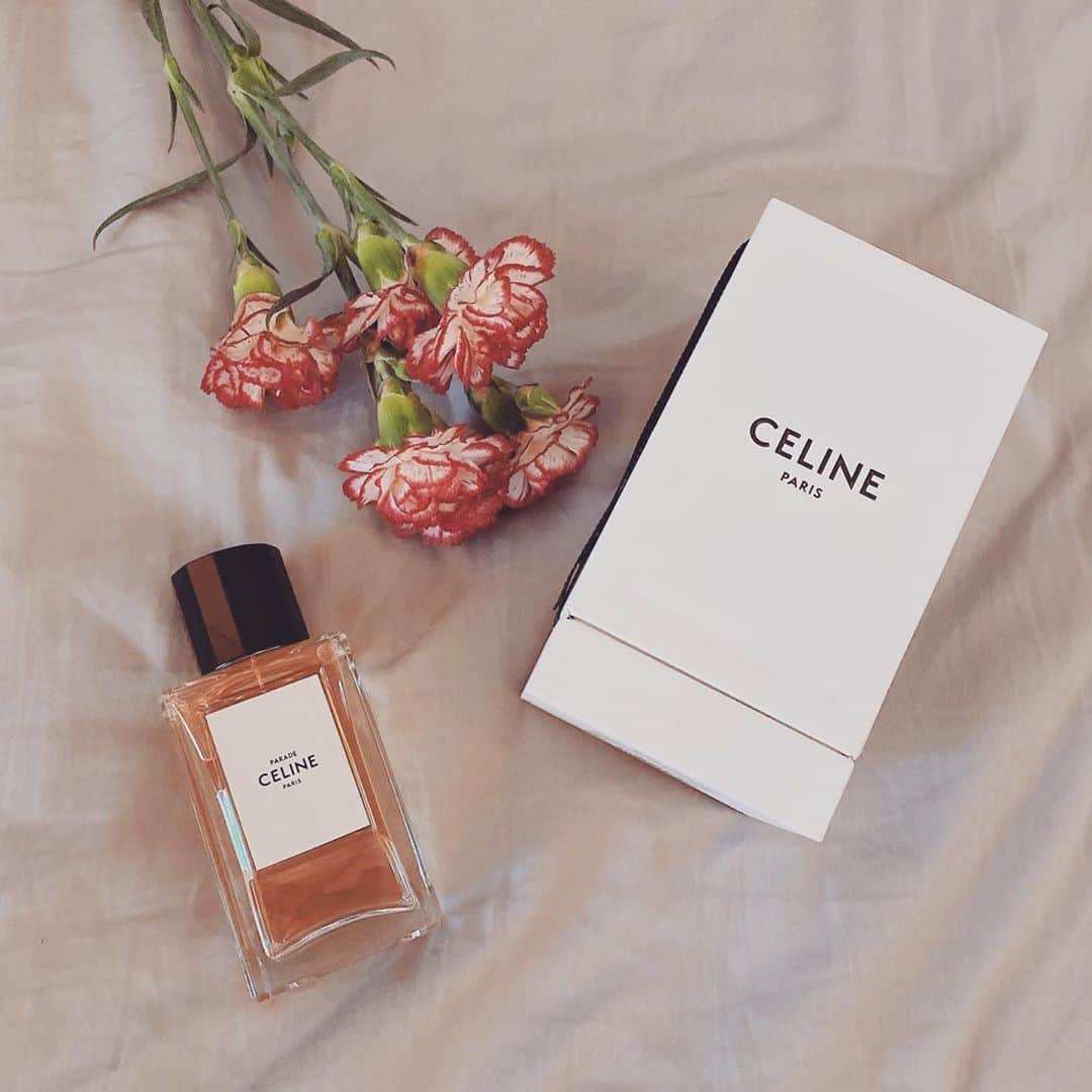 杉本有美さんのインスタグラム写真 - (杉本有美Instagram)「セリーヌの香水いい香りたくさんあります❤️ 私は、洋服や気分に合わせて香水を変えます。  また好きな香りに出会いました❤️」6月9日 18時48分 - sugimotoyumi_official