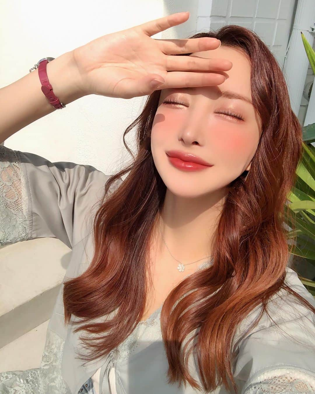 蘭子さんのインスタグラム写真 - (蘭子Instagram)「. . 美容院💇‍♀️ . 今回はピンクを少し入れました🤏💓 .  毛先までしっとり❤️ . . 日本一髪質改善サロンenim Diamond silica×プラチナミネコラ✨ @accomplish_salon . 担当: @minecolla_yu . . . . . . . #ミネコラ #ミネコラトリートメント #ミネコラパーフェクト3 #プラチナミネコラ #ミネコラaccomplish #アコンプリッシュ#ミネコラ#ケイ素トリートメント#髪質改善トリートメント#髪質改善#トリートメント#エニム#エニムトリートメント#代官山#美容院#カラーチェンジ#赤髪」6月9日 19時01分 - xx_ranko_xx