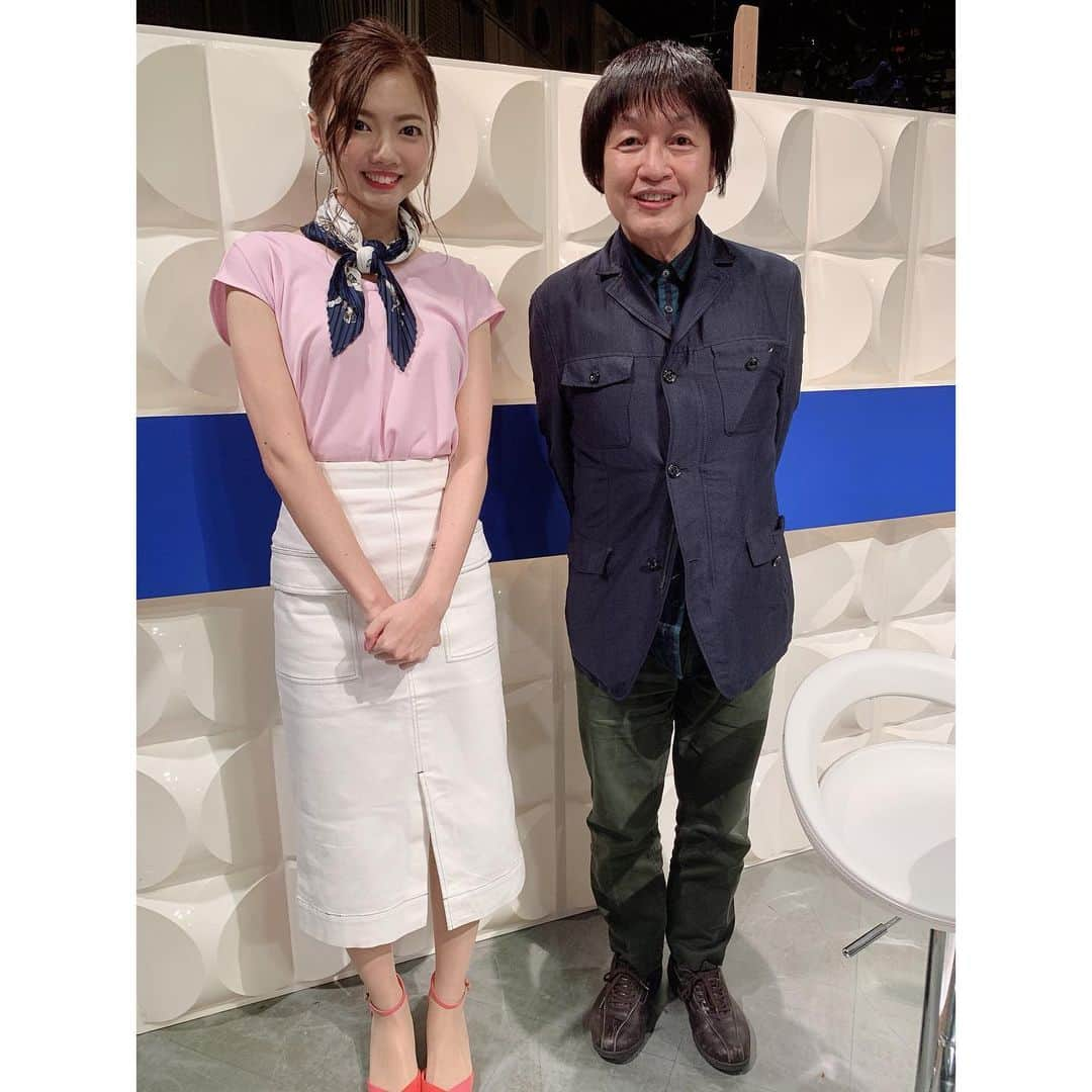 加藤里奈（カトリーナ）さんのインスタグラム写真 - (加藤里奈（カトリーナ）Instagram)「NHK 金とく アノコロTV📺 普段、報道番組のレギュラーをしているNHKですが、 始めてバラエティ番組に出演しました😋🎀 * 正解0問だったのに、 最後の1問を当てて逆転優勝です🥇笑 * ツイッターのコラ画像かと思うほど いい笑顔で万歳して「終」の文字www エンドカットみて吹きましたwww ファンの方やお友達が観てくれていて 連絡くれました😊❤️ありがとうございます！ * 名古屋の重鎮 きくち教児さんやつボイノリオさんと 初めて共演させて頂きました🙏✨ * そして貴重な古ぅ〜い映像で作ったクイズ、 とっても面白かった💡 全然当たらなかったですが笑、 初めてクイズ番組に出られたのも嬉しかったです😻 * そして演出もリモートならではで面白かったし、 感染症対策も素晴らしくて 制作の皆さんさすがだなぁと思いました！ * あれは出演者も安心して自分のお仕事に集中できるし、 細部までお心遣いも行き渡っていて 私も見習いたいところが沢山ありました✨ 色々勉強になった1日💗 またやりたいな〜！！ * ちなみにこの番組のことは、 CBCラジオ カトリーナの全部全力 はぴはぴカトリーナでも お話させて頂きました🤗💕 * * #nhk #クイズ #クイズ番組 #金とく #アノコロTV #名古屋 #昔 #名古屋嬢 #ツイッター #twitter #優勝 #きくち教児 #つボイノリオ #ラジオパーソナリティー #リモートワーク #リモート #収録 #テレビ #愛知 #愛知観光 #岐阜 #岐阜観光 #三重 #三重観光 #静岡 #静岡観光 #歴史 #歴史好きな人と繋がりたい #歴史好き #昭和時代」6月9日 19時13分 - rinakatoktriiina