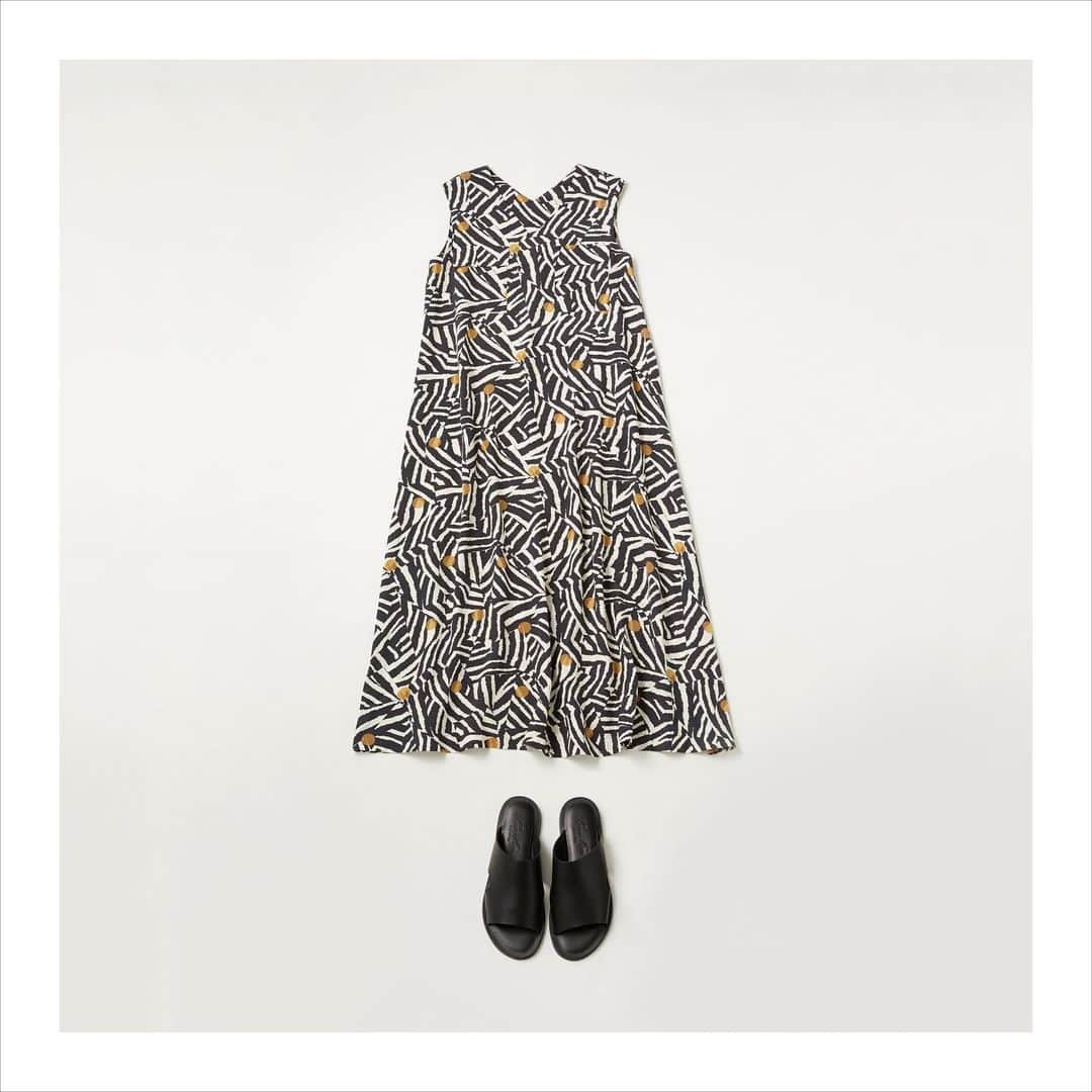 エリオポールのインスタグラム：「. "ENJOY YOURSELF" . -15%OFF CAMPAIGN- 5.11.mon. - 6.11.thu. . . DRESS [HÉLIOPÔLE] 29,000yen+tax SHOES [Nuovo Nica] ¥15,000+tax . . . @heliopole_official heliopole.jp . . . . #HELIOPOLE30eme #HELIOPOLE #エリオポール #2020ss #springsummer #selectshop #fashion #style #ENJOYYOURSELF #stayhome #athome」