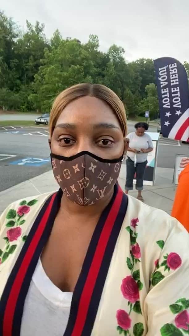 ネネ・リークスのインスタグラム：「VOTE ATLANTA」