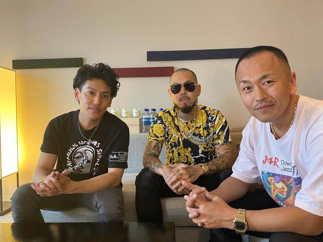 のインスタグラム：「SHO シリーズUP  そこまで突っ込むインタビュー？ ドッキリ！逆ドッキリ？ さらにDJ LEADによるDIS RAP !? Link in my bio」