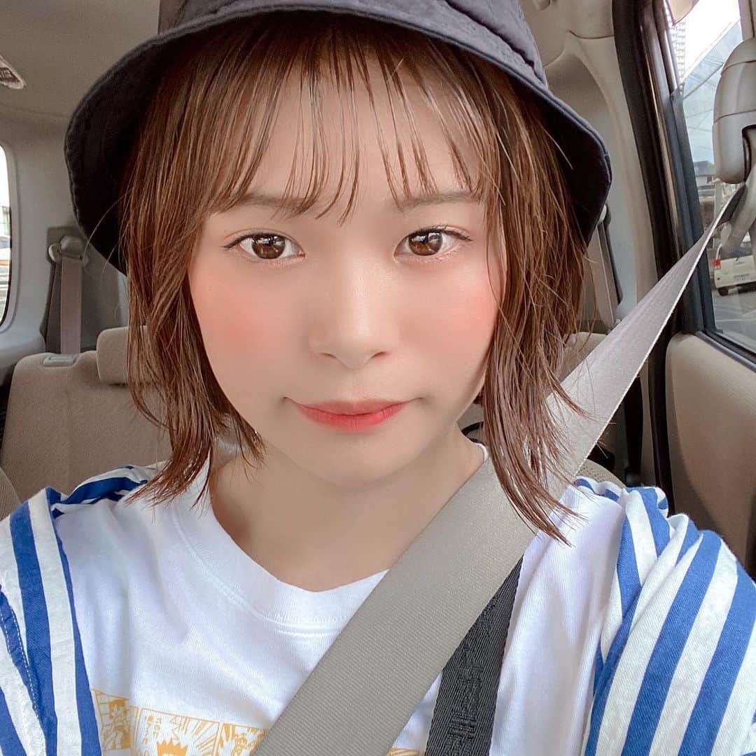 水木あおのインスタグラム：「. オレンジメイク☺︎ 前の写真🤳 . . #makeup #make #face  #この前 #写真 #車」