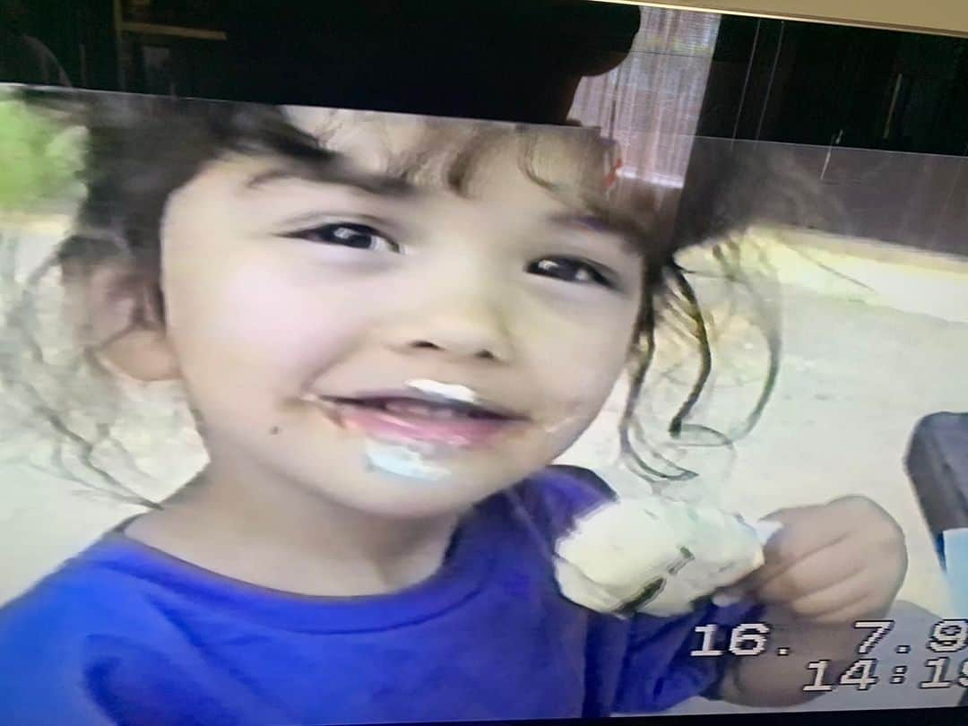 リタ・オラさんのインスタグラム写真 - (リタ・オラInstagram)「Hi guys. I guess the reason for this post is to show you guys when I was little in the summer of July 1994. I guess I just felt free watching this and wanted to share. Why did I love the camera so much! Even as a kid! I hope this makes you smile, just watching a life of a young carefree kid. This is what everyone deserves, a chance to have a good life and an opportunity to be happy. The simple things of feeling safe going to a park eating an ice cream BEING A CAREFREE KID. Those are the memories we cherish. These are the moments that build us to who we become as adults. Let’s give people an incredible environment to be a kid in and grow in. When my parents decided to move to England from Kosovo it was hard. I remember I had to see and witness certain things just so I could fit in, just so the refugee girl can cooperate with the girls in the skipping rope game in the playground (that’s what I used to call it!), but when I was in that park I was free. Racism, how immigrants and refugees are treated!  We can’t be justified by the colour of our skin or where we are from, we are one race. The human race. Anyway I love you guys, that’s just my 2 cents. I hope you smile today. Give kids a place to feel free in. Thank you. Yours forever Rita. ❤️」6月9日 20時20分 - ritaora