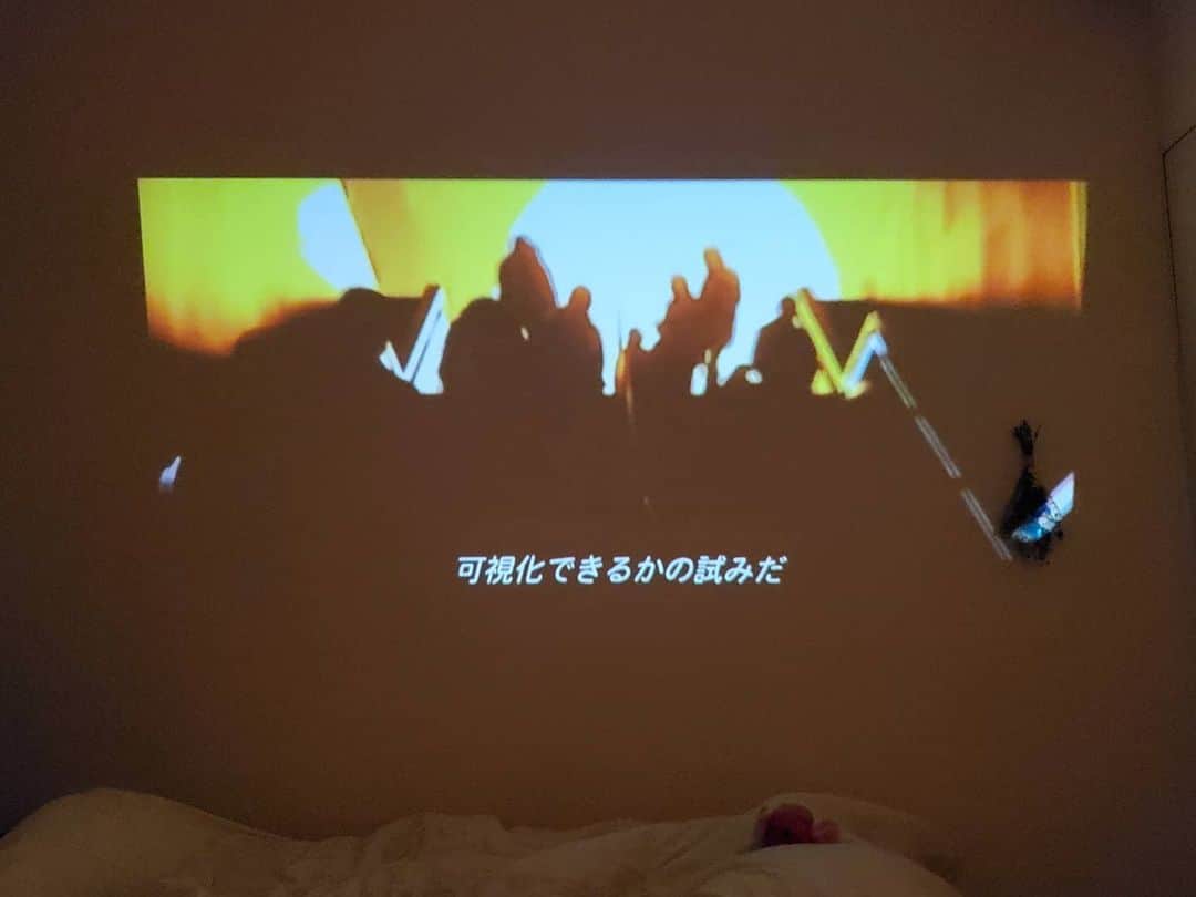 保坂玲奈さんのインスタグラム写真 - (保坂玲奈Instagram)「____#Netflix#olafureliasson . . ネフリで唯一観るのが #アートオブデザイン . オラファーエリアソンの 感覚に訴え体験できるアート、 地球温暖化を訴えるアイスウォッチも大好き。 . 東京現代美術館でのオラファーエリアソン展も 再開されたみたいでいまから すごく楽しみだ💞 . . . #ネフリ#ネットフリックス#artofdesign#オラファーエリアソン#オラファーエリアソン展#art#美術館巡り#おうち時間#一人暮らしインテリア#ホームシアター#ルームシアター#SDGs#サステナブル#サステナビリティ #地球温暖化」6月9日 20時20分 - __renao_0707