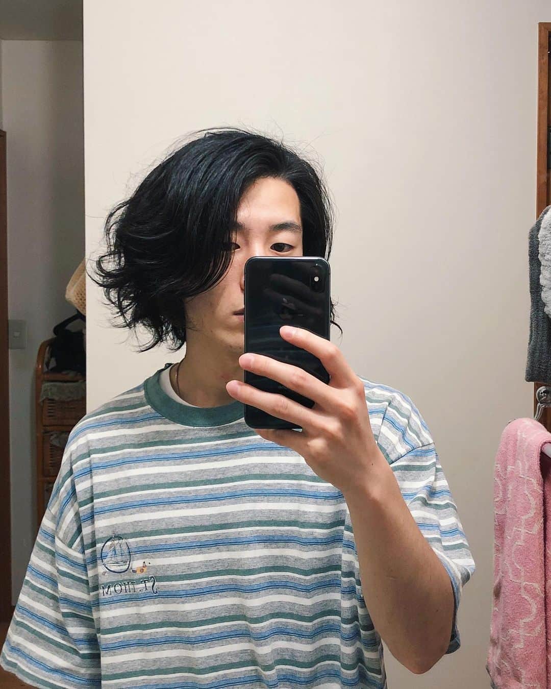 yukiのインスタグラム：「長さは変えずに髪切ってもろた くめさんカット&パーマあざました🧑🏻‍🎤👨‍🎤👩‍🎤」