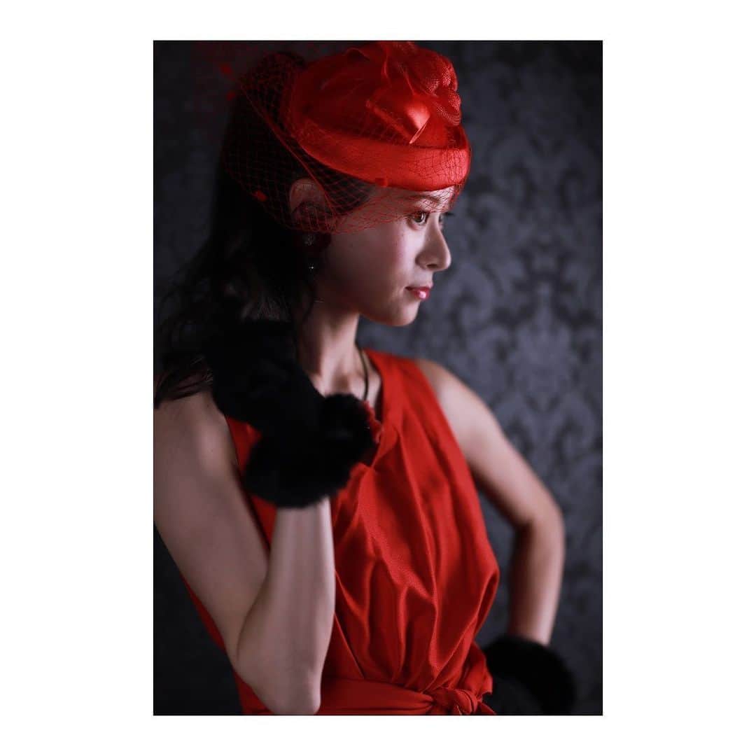 夢月せらのインスタグラム：「#photoshoot #photoshooting  #photography #photograph  #model #red #dress」