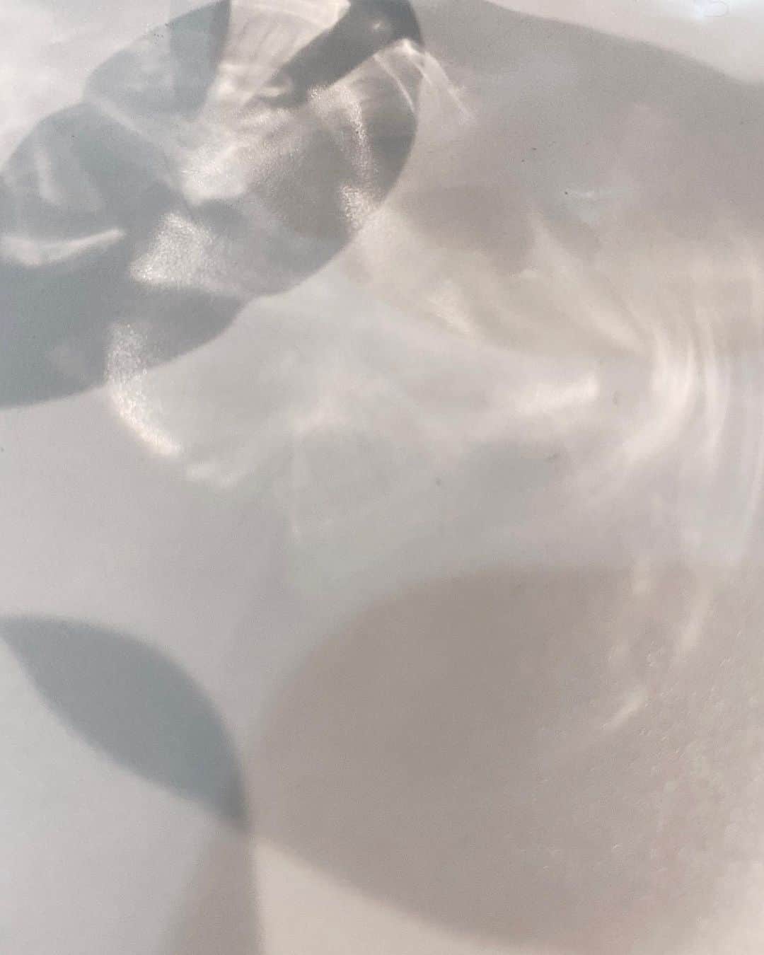 のインスタグラム：「‥﻿ ﻿ みんなからメンションされたストーリーを見る事が楽しみの1つ☻﻿ ﻿ 良ければ載せて欲しいです🍒﻿ なんでもいいよ！見ることが好きなので笑﻿ ﻿ メンションして頂けたら必ず見に行きます＼(^O^)／﻿ …﻿ ﻿ そしてマホカナオフショット﻿ (^o^)o(^o^)o(^o^)o(^o^)o(^o^)o❕🤍﻿ ﻿ …﻿ #小林花南 #若林真帆 #マホカナ #ニコラ #nicola」