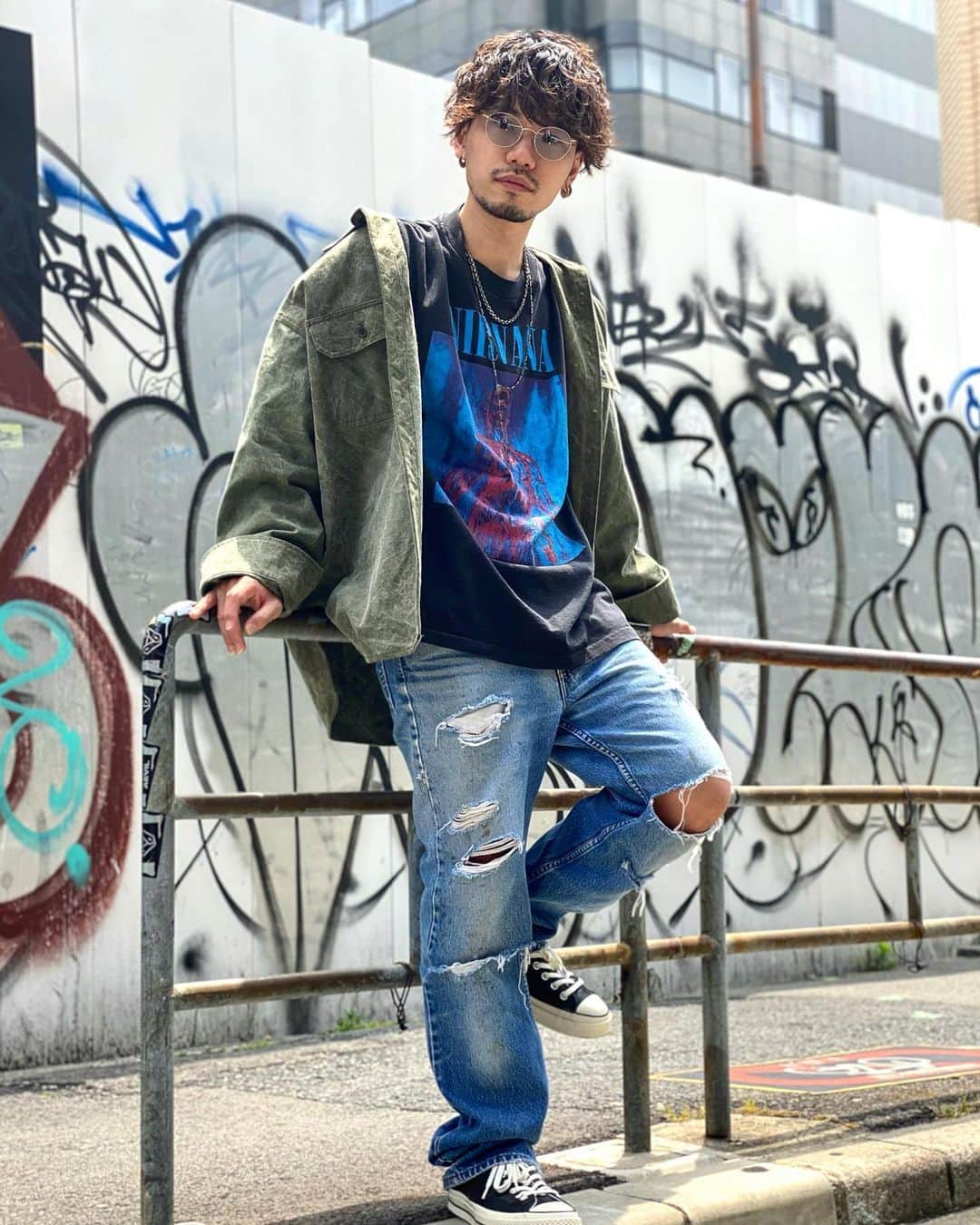 のインスタグラム：「👖👕 #OOTD . 古着が今の気分😎 . shirt : @y.t.___ tee & denim : #nirvana #levis517 shoes : #conversect70 . #古着#vintage #OCEANTOKYOWEST #オーシャントーキョーウエスト #出井直助」
