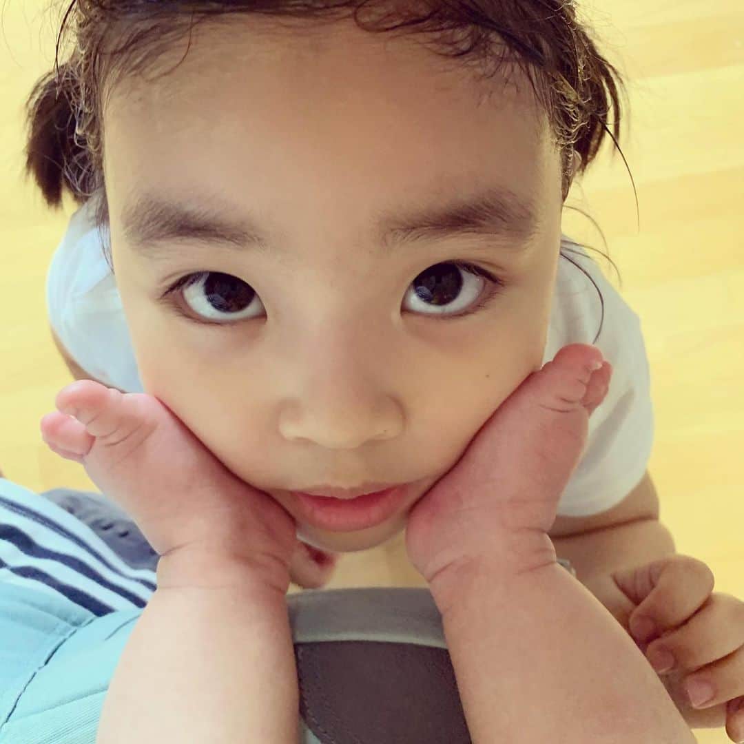 イ・ユンジのインスタグラム：「꽃받침🌸#라니소울네」