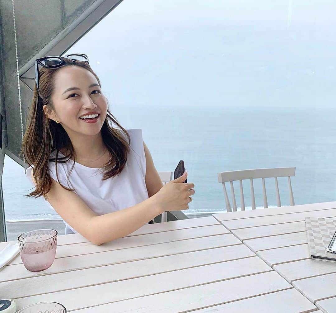 左近鈴乃さんのインスタグラム写真 - (左近鈴乃Instagram)「. drive🚙🤍🤍🤍✨#dayoff 海が大好きです。 自然が大好きです。🌏」6月9日 21時27分 - suzuno_sakon
