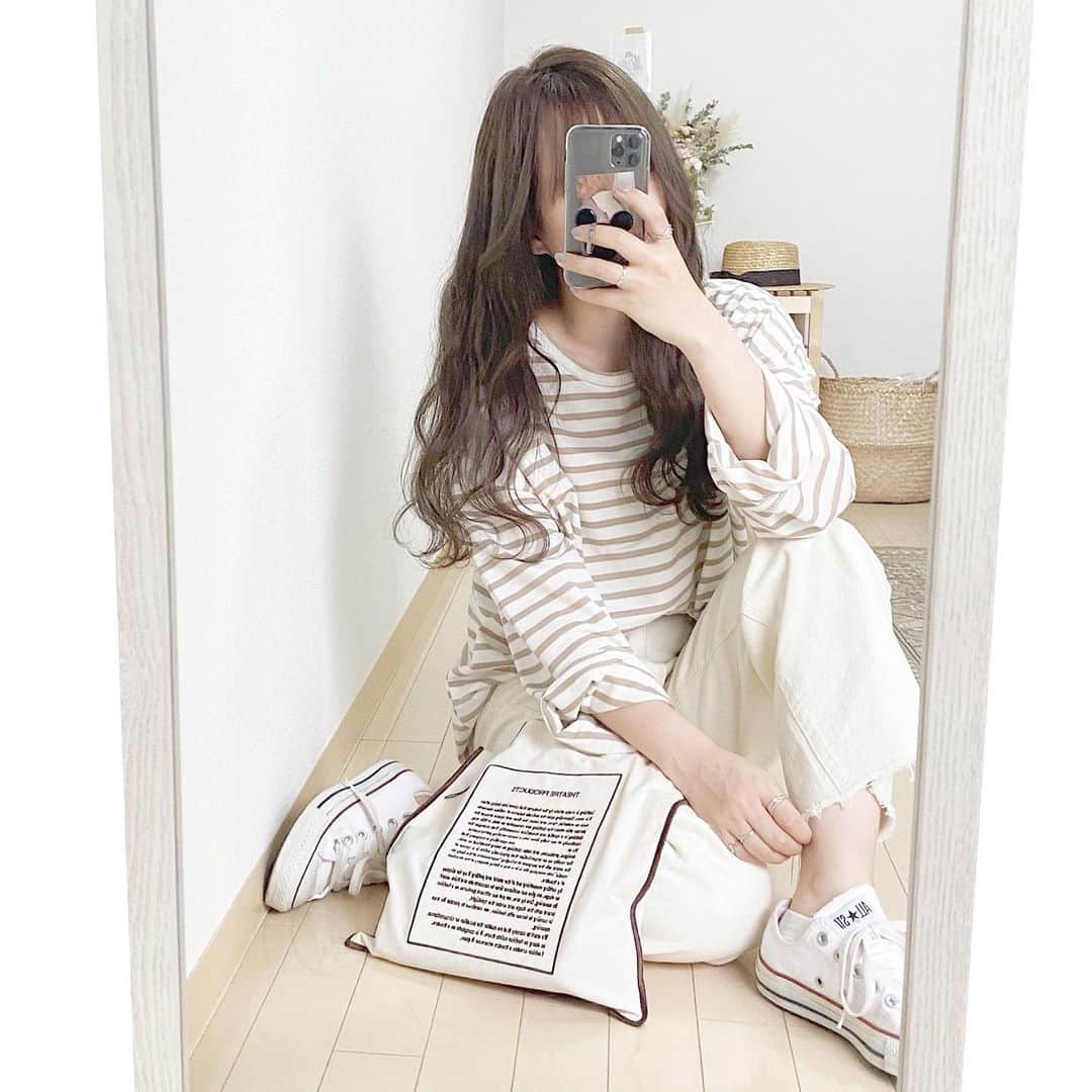 のインスタグラム：「ㅤㅤㅤㅤㅤㅤㅤㅤㅤㅤㅤㅤㅤ ㅤㅤㅤㅤㅤㅤㅤㅤㅤㅤㅤㅤㅤ ㅤㅤㅤㅤㅤㅤㅤㅤㅤㅤㅤㅤㅤ お気に入り パンツコーデ👖　３選 𓂃 𓈒𓏸 ㅤㅤㅤㅤㅤㅤㅤㅤㅤㅤㅤㅤㅤ 1枚目の巻き方が上手くいきすぎて るんるんだった😂🧡( 笑 )☜ ㅤㅤㅤㅤㅤㅤㅤㅤㅤㅤㅤㅤㅤ ㅤㅤㅤㅤㅤㅤㅤㅤㅤㅤㅤㅤㅤ --------------------------------------------- ① ❤︎ tops : #reca ¥2200 ❤︎ pants : #auntierosaholiday ¥3960 ❤︎ bag : #theatreproducts ¥4400 ㅤㅤㅤㅤㅤㅤㅤㅤㅤㅤㅤㅤㅤ ㅤㅤㅤㅤㅤㅤㅤㅤㅤㅤㅤㅤㅤ ② ❤︎ tops : #mystic ¥3850 ❤︎ pants : #gu ❤︎ shoes : #teva ¥5280 ㅤㅤㅤㅤㅤㅤㅤㅤㅤㅤㅤㅤㅤ ㅤㅤㅤㅤㅤㅤㅤㅤㅤㅤㅤㅤㅤ ③ ❤︎ tops : #labelleetude ¥4290 ❤︎ bag : #lowrysfarm ¥3850 ㅤㅤㅤㅤㅤㅤㅤㅤㅤㅤㅤㅤㅤ --------------------------------------------- ㅤㅤㅤㅤㅤㅤㅤㅤㅤㅤㅤㅤㅤ  ユニクロで可愛い夏服のお洋服買えたので またインスタにも載せますね☺️！ 1つめは今日WEARに載せたので よかったら見てくださいっ🍋" ㅤㅤㅤㅤㅤㅤㅤㅤㅤㅤㅤㅤㅤ ㅤㅤㅤㅤㅤㅤㅤㅤㅤㅤㅤㅤㅤ 今日も見てくださりありがとうございました☺️💓 ㅤㅤㅤㅤㅤㅤㅤㅤㅤㅤㅤㅤㅤ #harucd ㅤㅤㅤㅤㅤㅤㅤㅤㅤㅤㅤㅤㅤ」