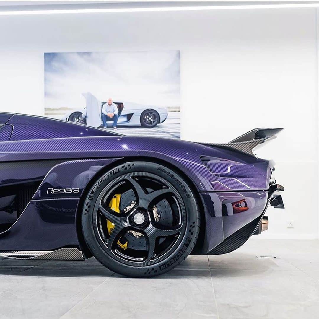 Amazing Carsさんのインスタグラム写真 - (Amazing CarsInstagram)「Purple on the Koenigsegg Regera😈  Photo via: @qiuyangphoto  Second page: @M85Media  Other page: @StancedAutohaus  #Koenigsegg #Regera #AmazingCars247」6月10日 7時50分 - amazingcars247