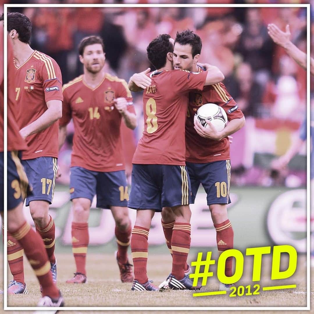 のインスタグラム：「🧐6月10日は何の日？🧐⠀ 連覇を目指すスペインがイタリアと対戦💥⠀ ユーロ2012グループC第1節で、前回王者スペインがイタリアと対戦。序盤から拮抗した展開が続き、ドローに終わりました。⠀ ⠀ スペイン 1-1 イタリア⠀ 得点者⚽🇮🇹ディ・ナターレ（61分）、🇪🇸セスク（64分）⠀ ⠀ #OnThisDay in 2⃣0⃣1⃣2⃣」