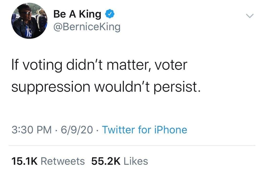 ウォーク・ザ・ムーンのインスタグラム：「If you’re not registered, there’s a link in our story. Let’s hold our local officials accountable for holding free and fair elections. Thinking about you, Georgia.」