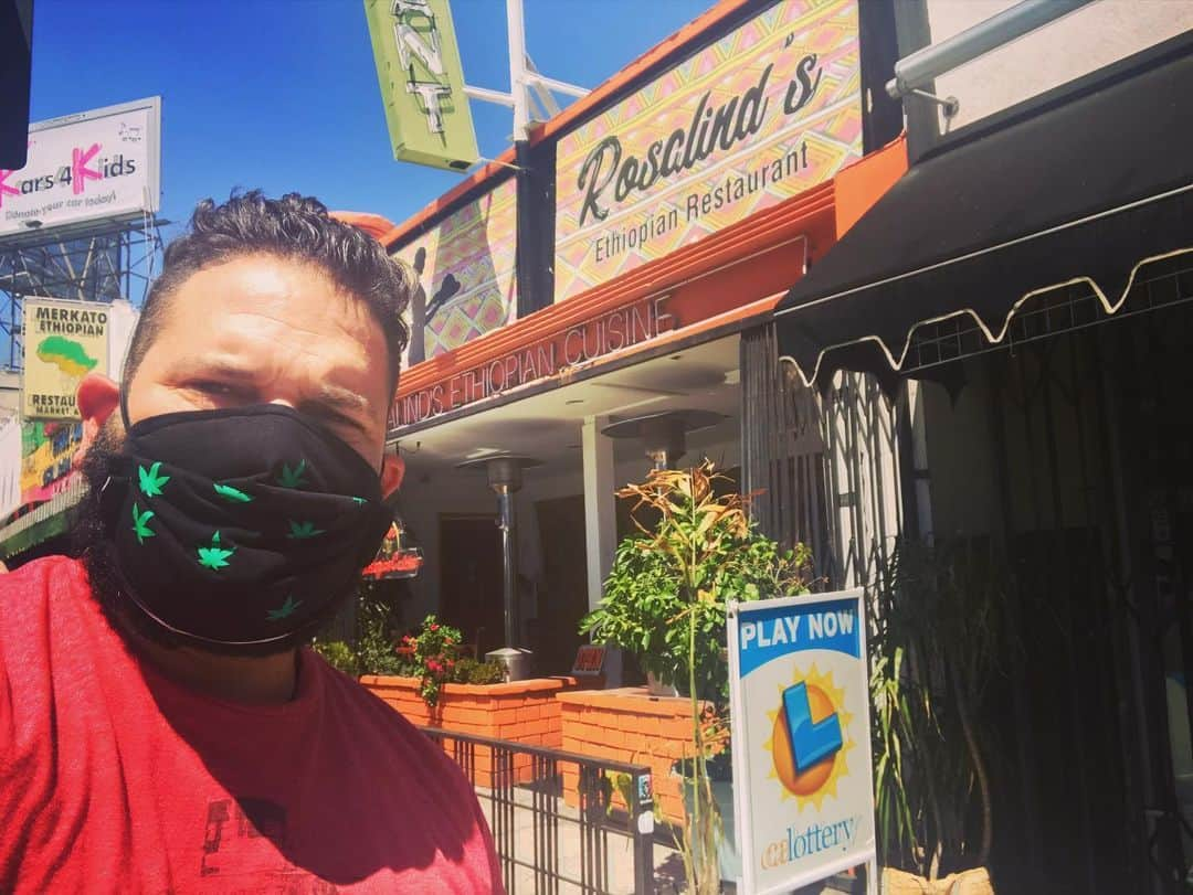 ギレルモ・ディアスさんのインスタグラム写真 - (ギレルモ・ディアスInstagram)「picked up lunch today at: Rosalind’s! excellent Ethiopian Restaurant- 1044 S. Fairfax ave...another one of my favorite spots in LA! in little 🇪🇹..delicious food & the sweetest staff.  #supportblackownedbusinesses #BlackLivesMatter」6月10日 9時05分 - guillermodiazreal