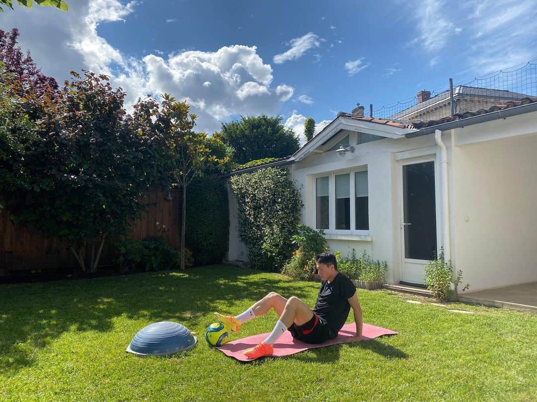 ファン・ウィジョのインスタグラム：「Sunny Day☀️ #날씨가#린다g」