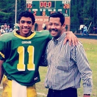 ラッセル・ウィルソンのインスタグラム：「10 years ago. We lost you. However, HEAVEN gained you. June 9, 2010.  Dad, I miss you everyday. You were and still are one of my greatest inspirations. You helped instill Perspective, Vision & Belief in me. 3 things necessary for not only success but overcoming. Jesus blessed me with an amazing Dad in you and I will forever cherish my time with you.  If I could have one wish in the world, it would simply be to able to go on a ride with you again and jam out to Earth, Wind, & Fire “Devotion” again.  Love you! See you again one day. 🙏🏾❤️」
