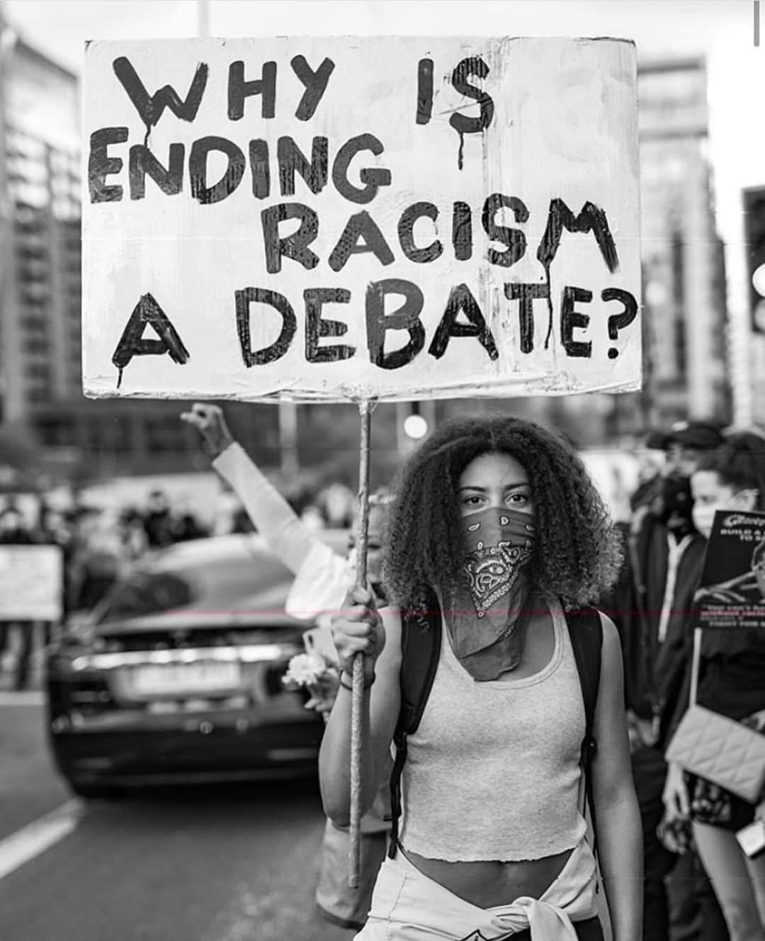 シンディ・ブルーナさんのインスタグラム写真 - (シンディ・ブルーナInstagram)「We can’t deny racism so stop trying to justify, explain or excuse this unacceptable behavior. We need change right now and won’t stop until we get it ! We can all be part of the solution, so let’s keep educating ourselves and learning from each other. We ain’t done yet ! ✊🏽 #blacklivesmatter」6月10日 0時24分 - cindybruna